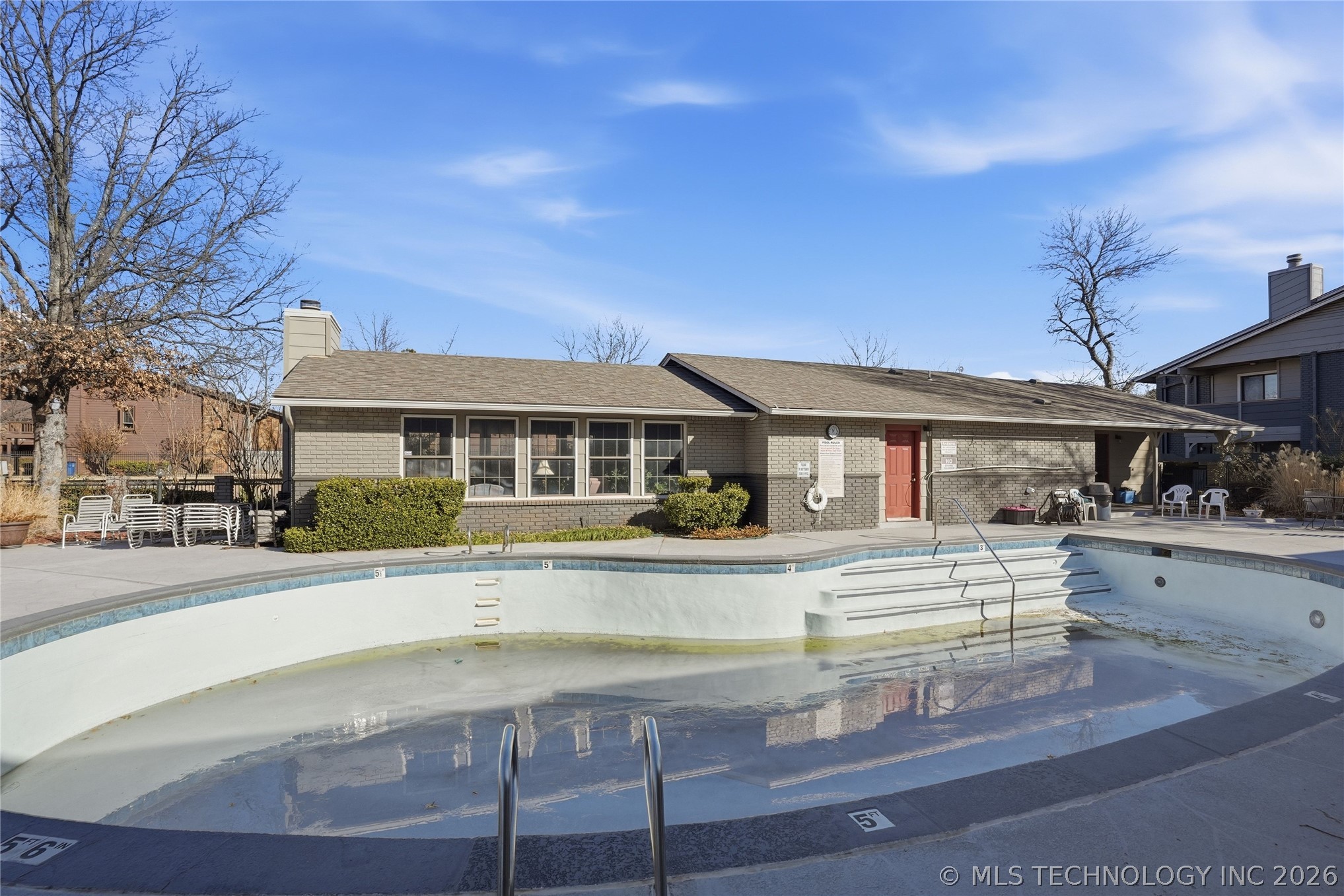 2826 E 90th Street 1602 Property Photo 34