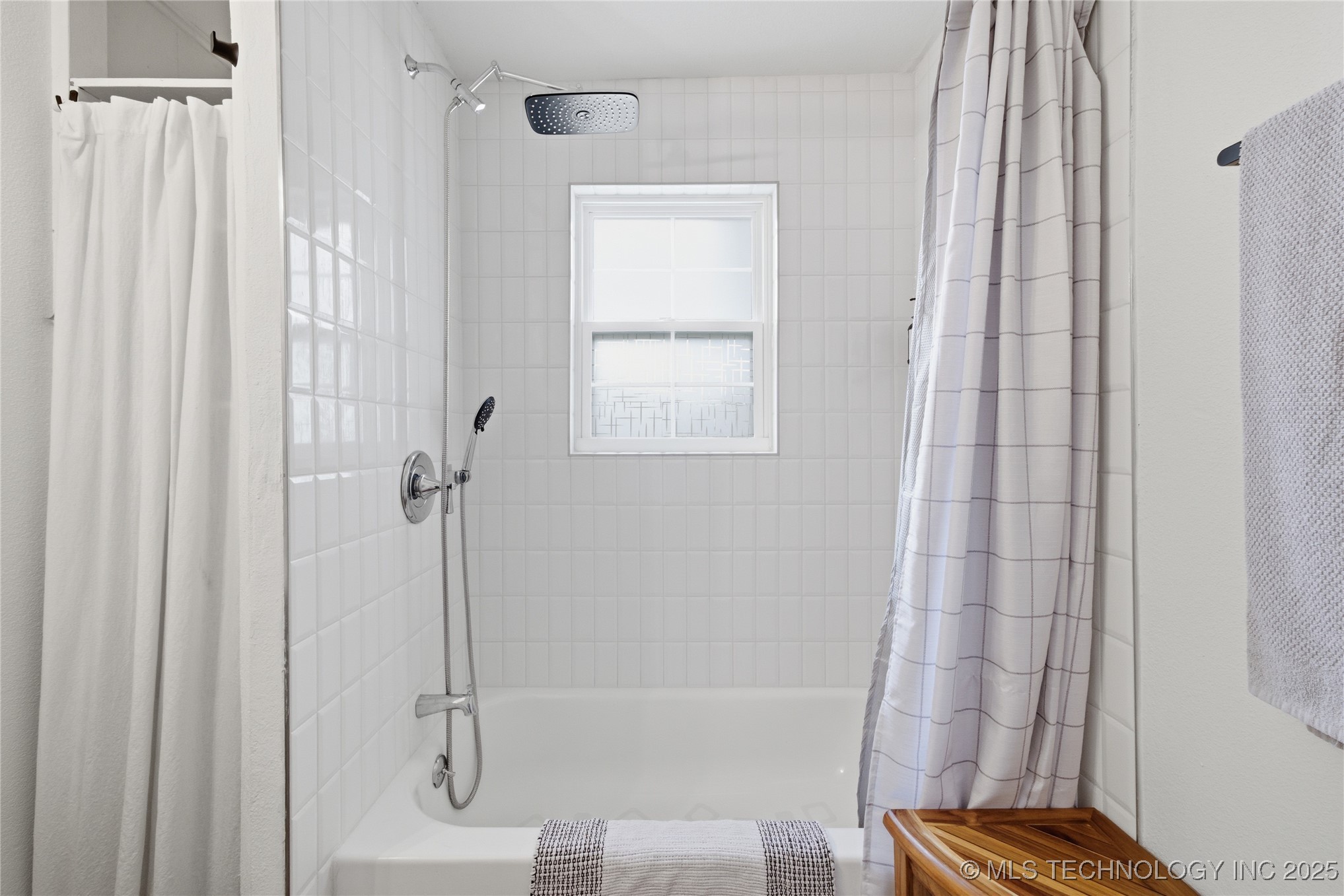 1005 W 2nd Street Property Photo 12