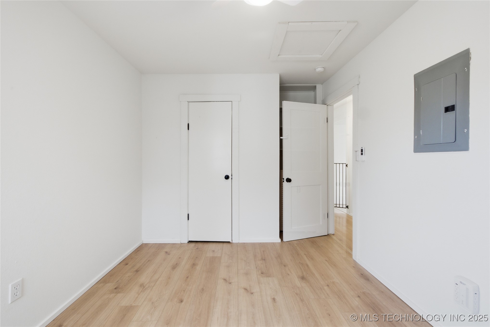 1005 W 2nd Street Property Photo 18