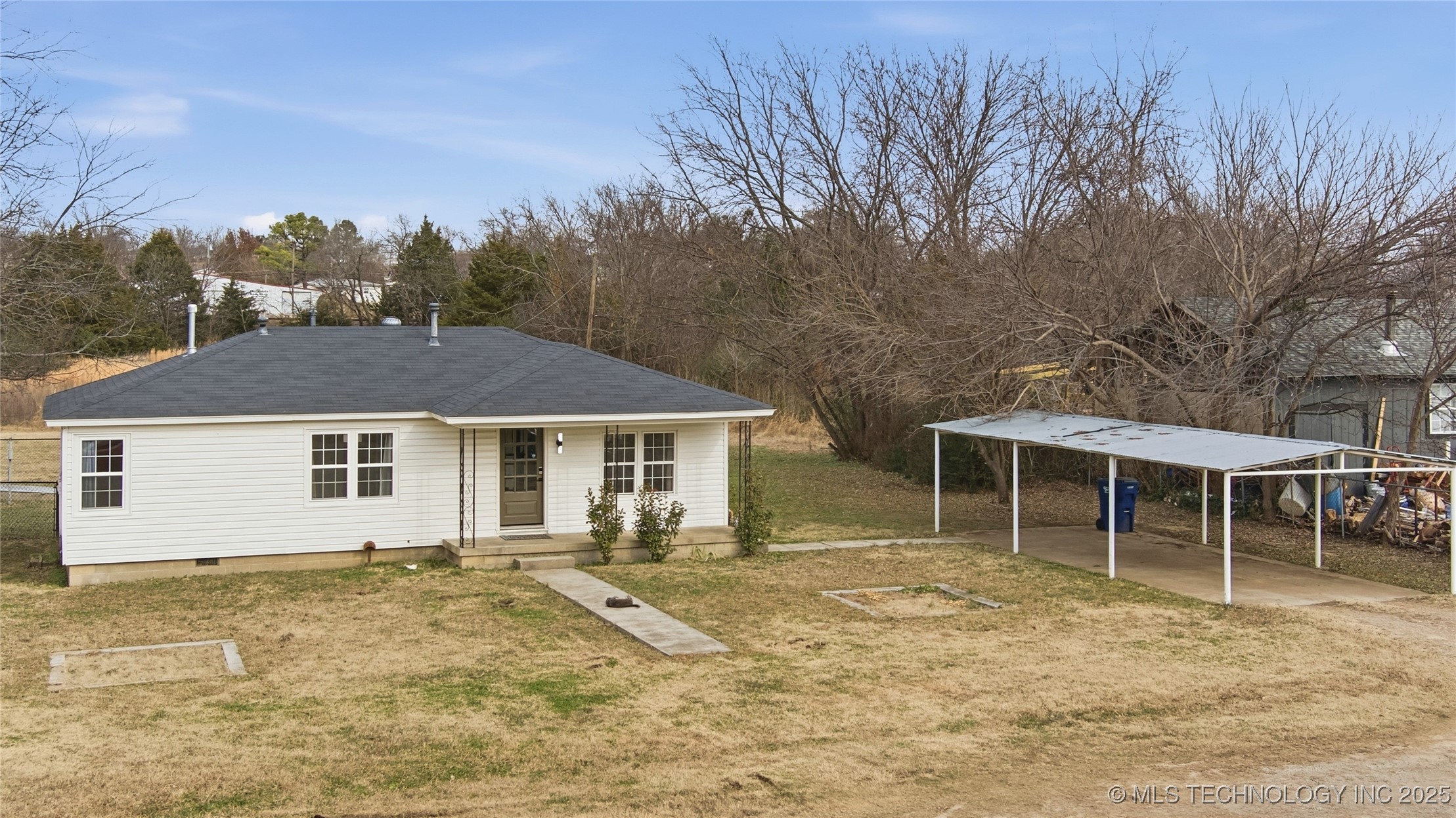 1005 W 2nd Street Property Photo 23