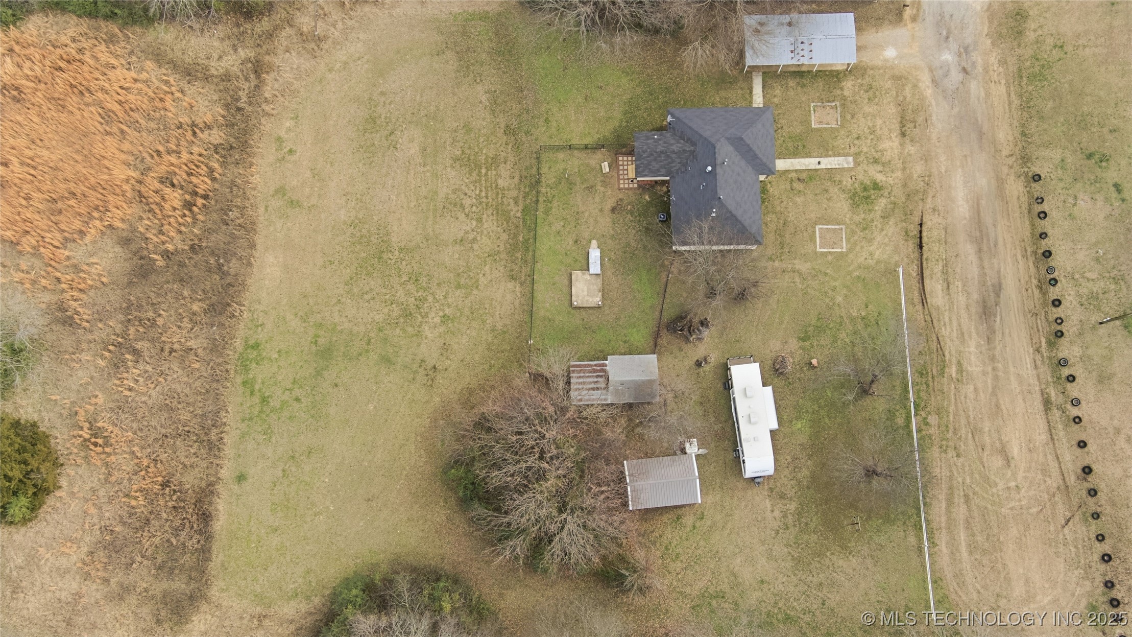 1005 W 2nd Street Property Photo 24