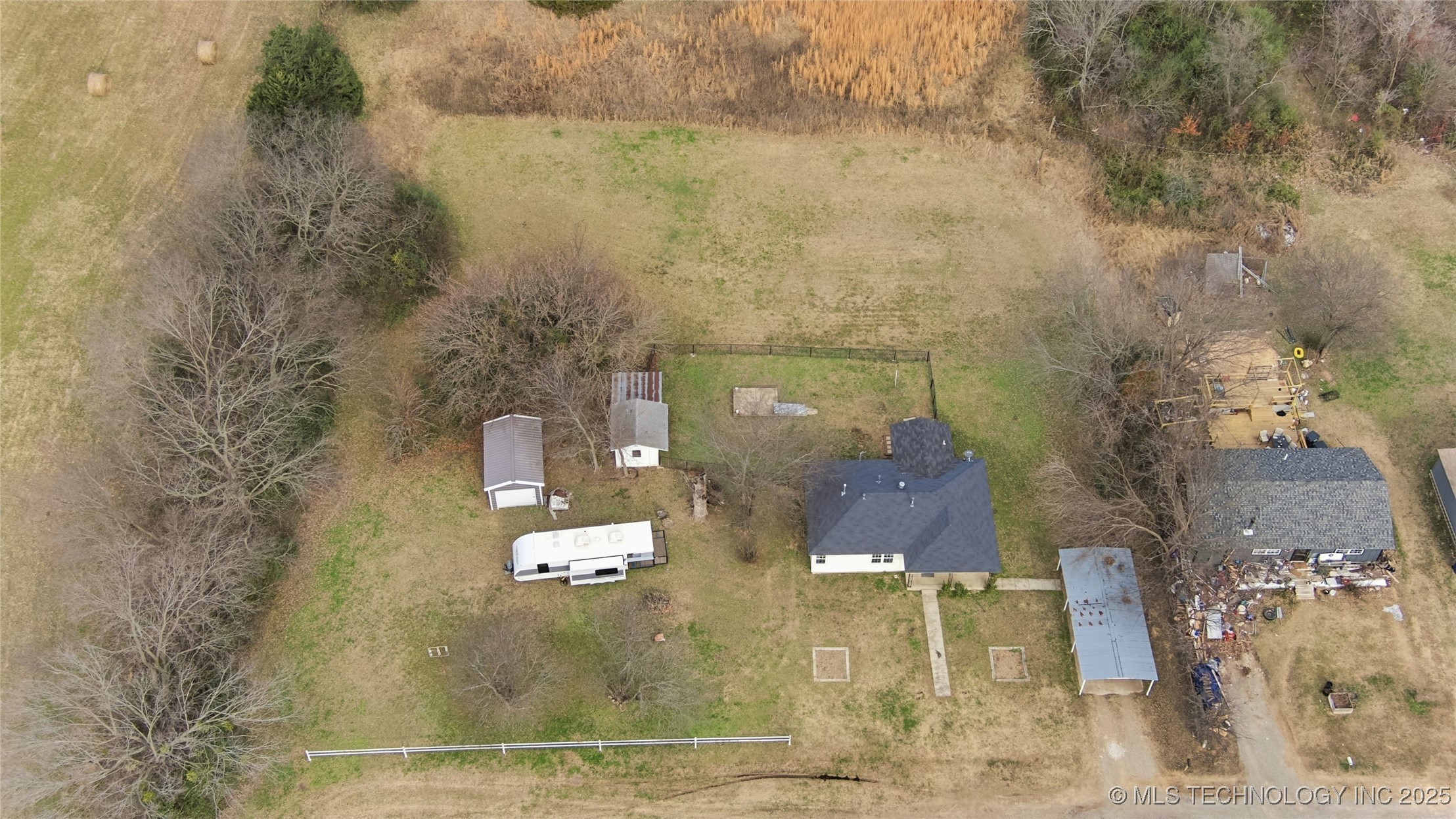 1005 W 2nd Street Property Photo 25