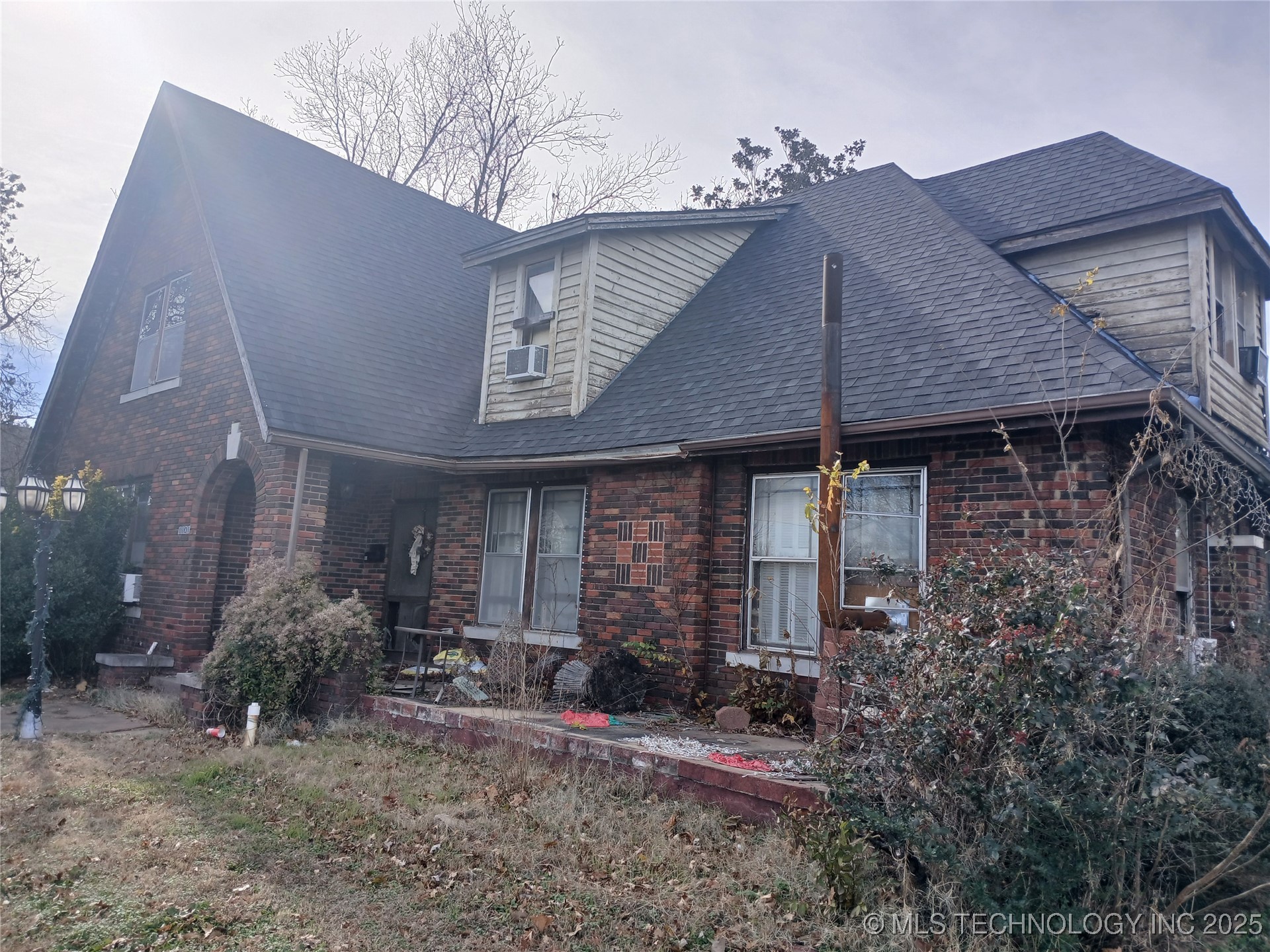 1101 S Mekusukey Avenue Property Photo 3