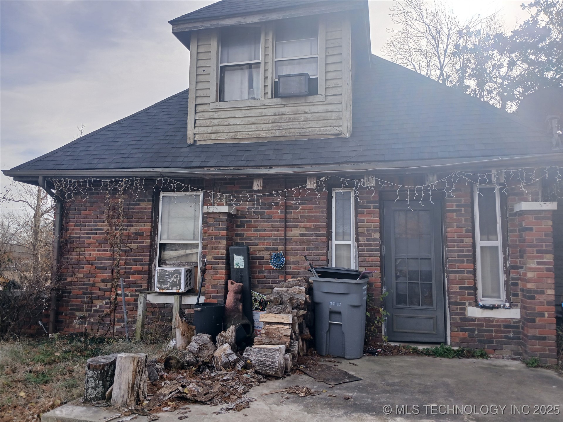 1101 S Mekusukey Avenue Property Photo 5