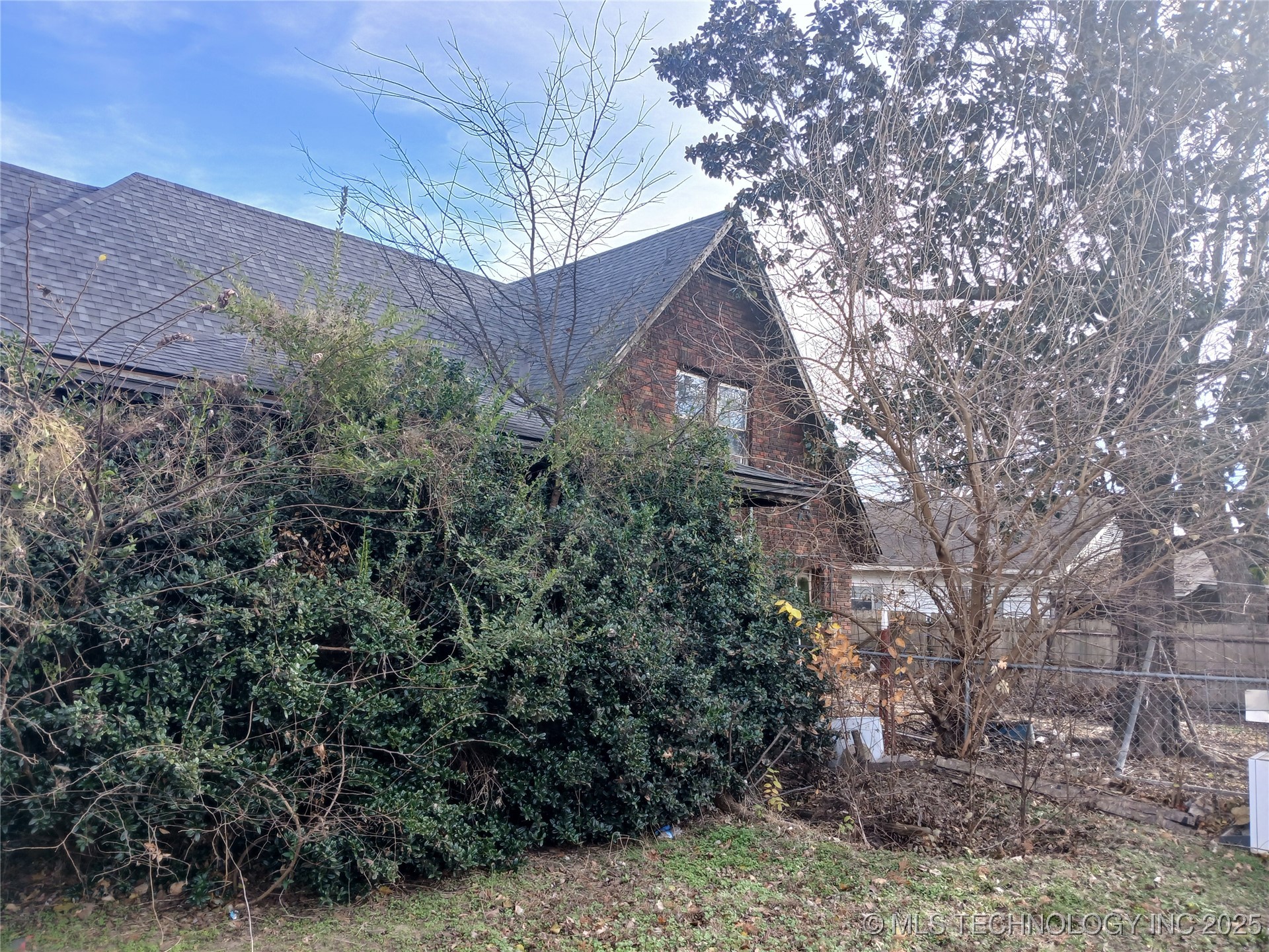 1101 S Mekusukey Avenue Property Photo 6