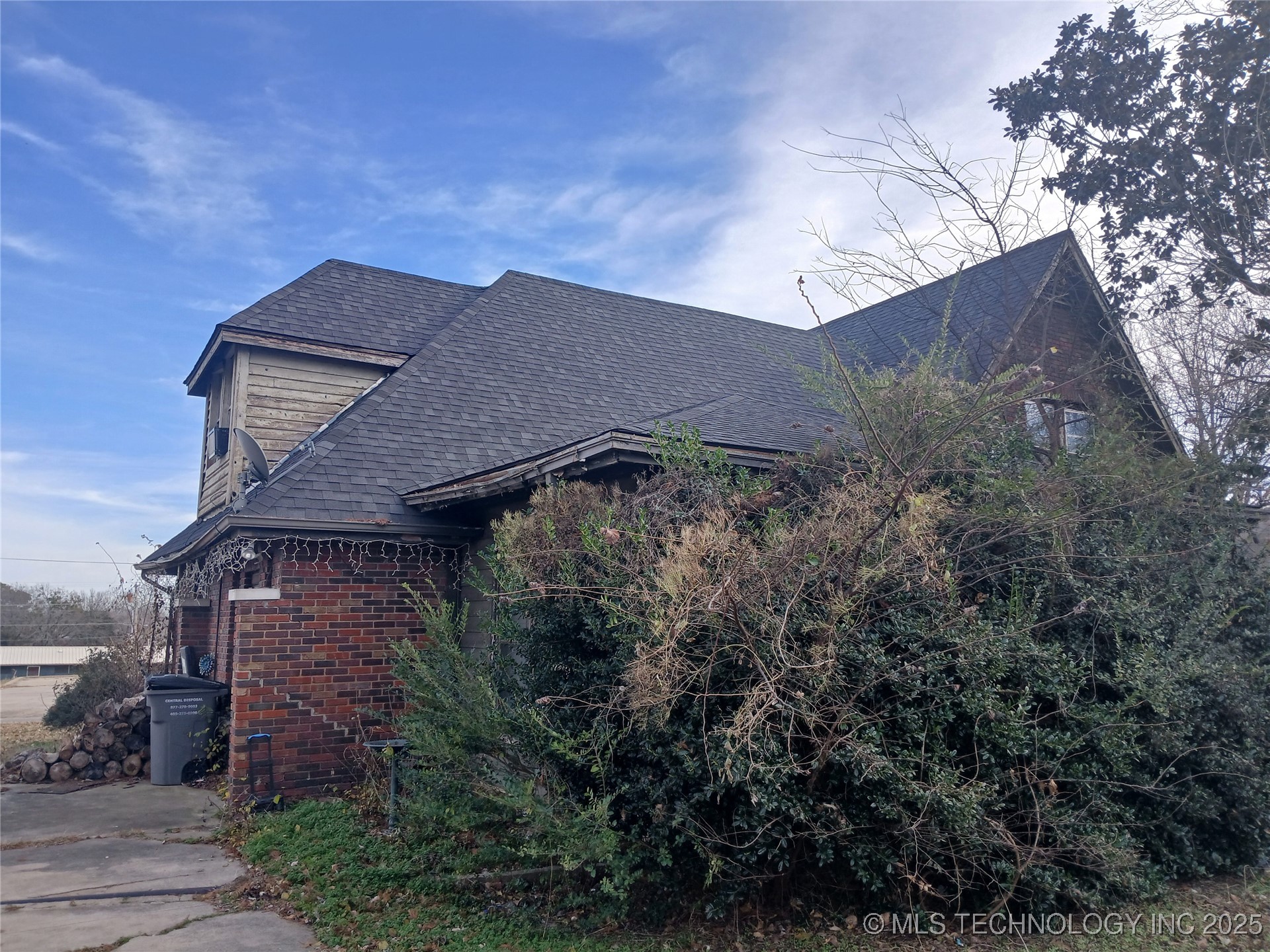 1101 S Mekusukey Avenue Property Photo 7