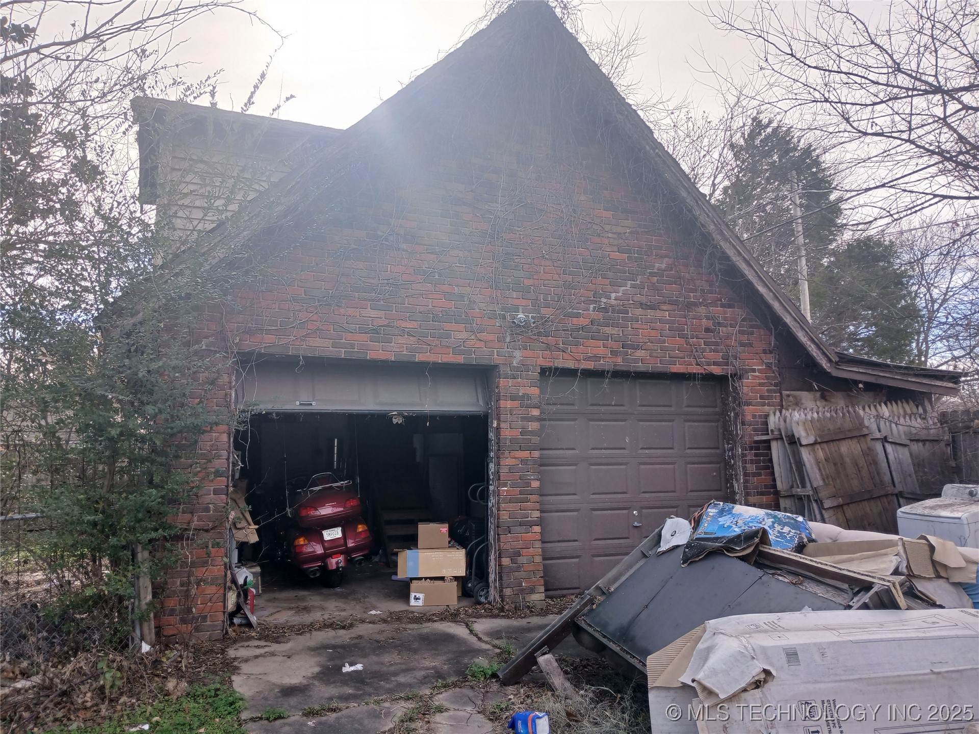 1101 S Mekusukey Avenue Property Photo 8