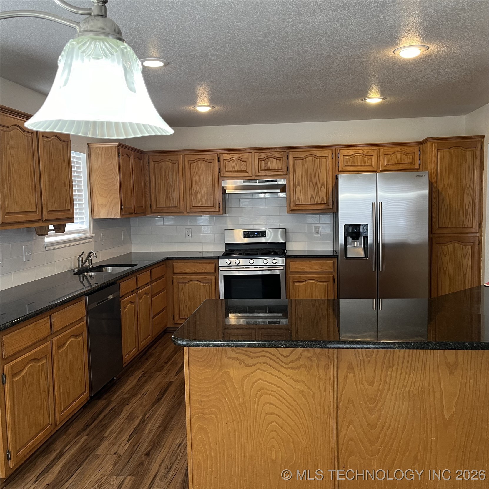 11899 S 269th East Avenue Property Photo 9