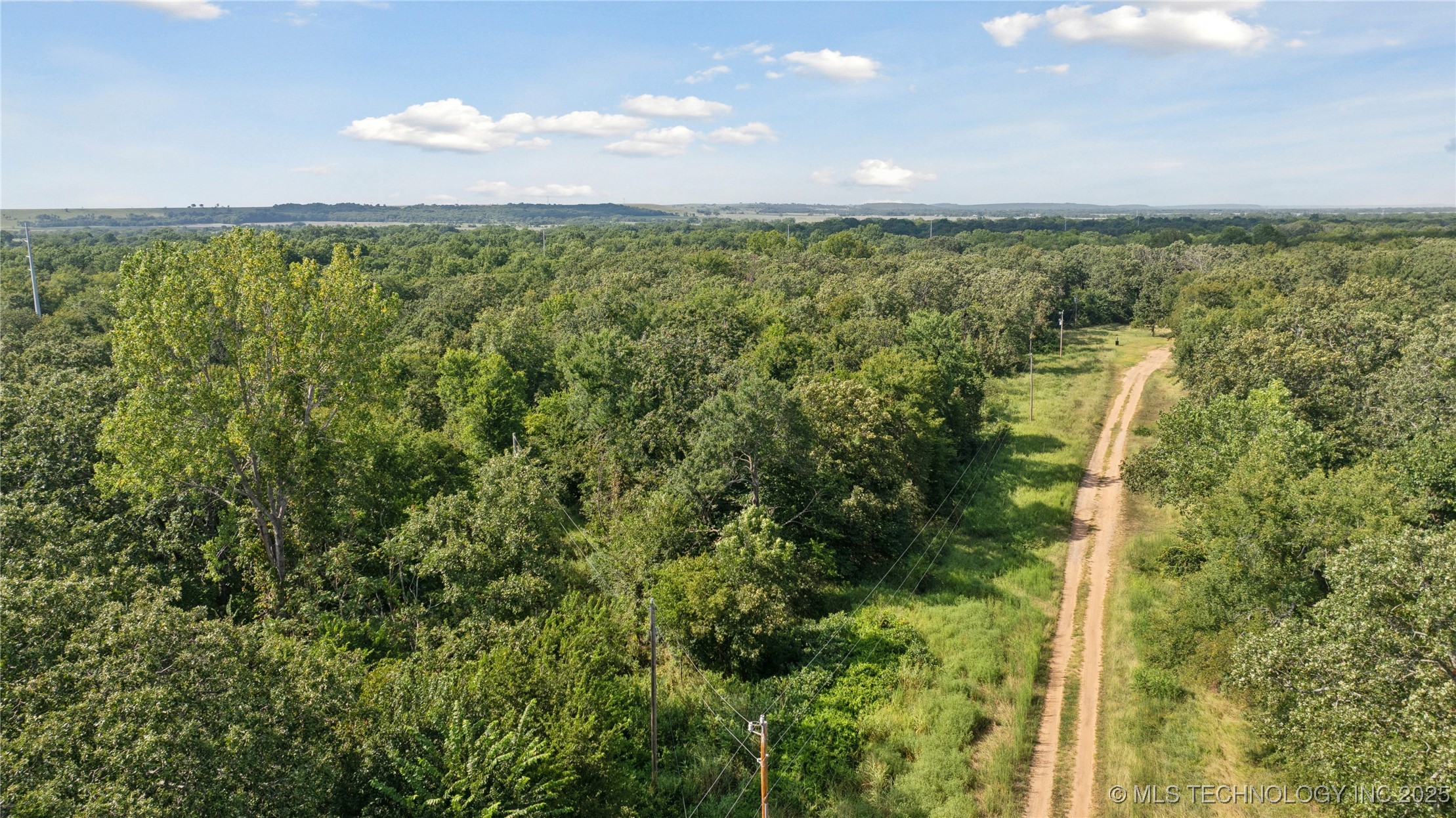 11 Fox Run Run Property Photo 9