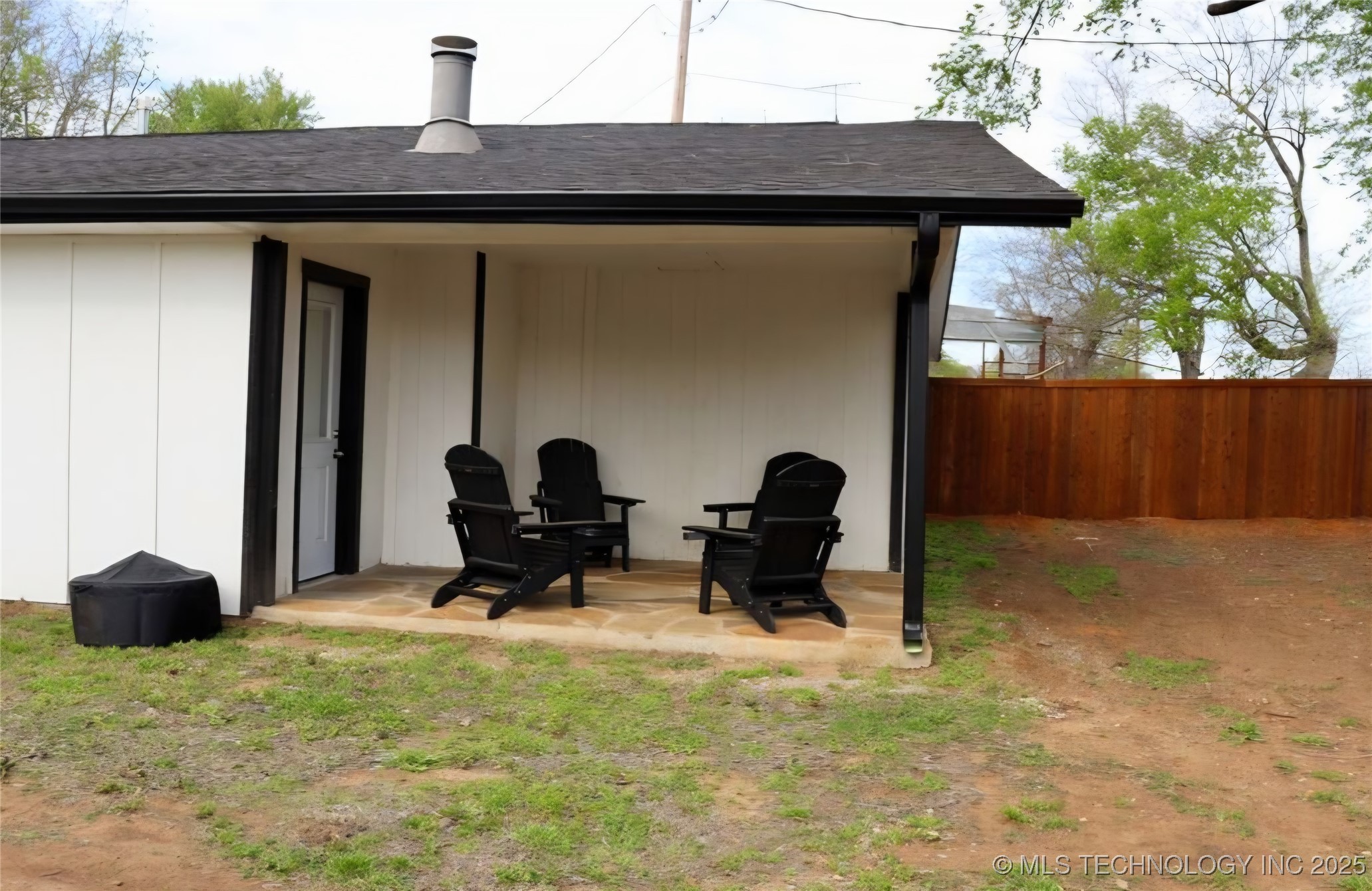 907 S Mckinley Property Photo 2