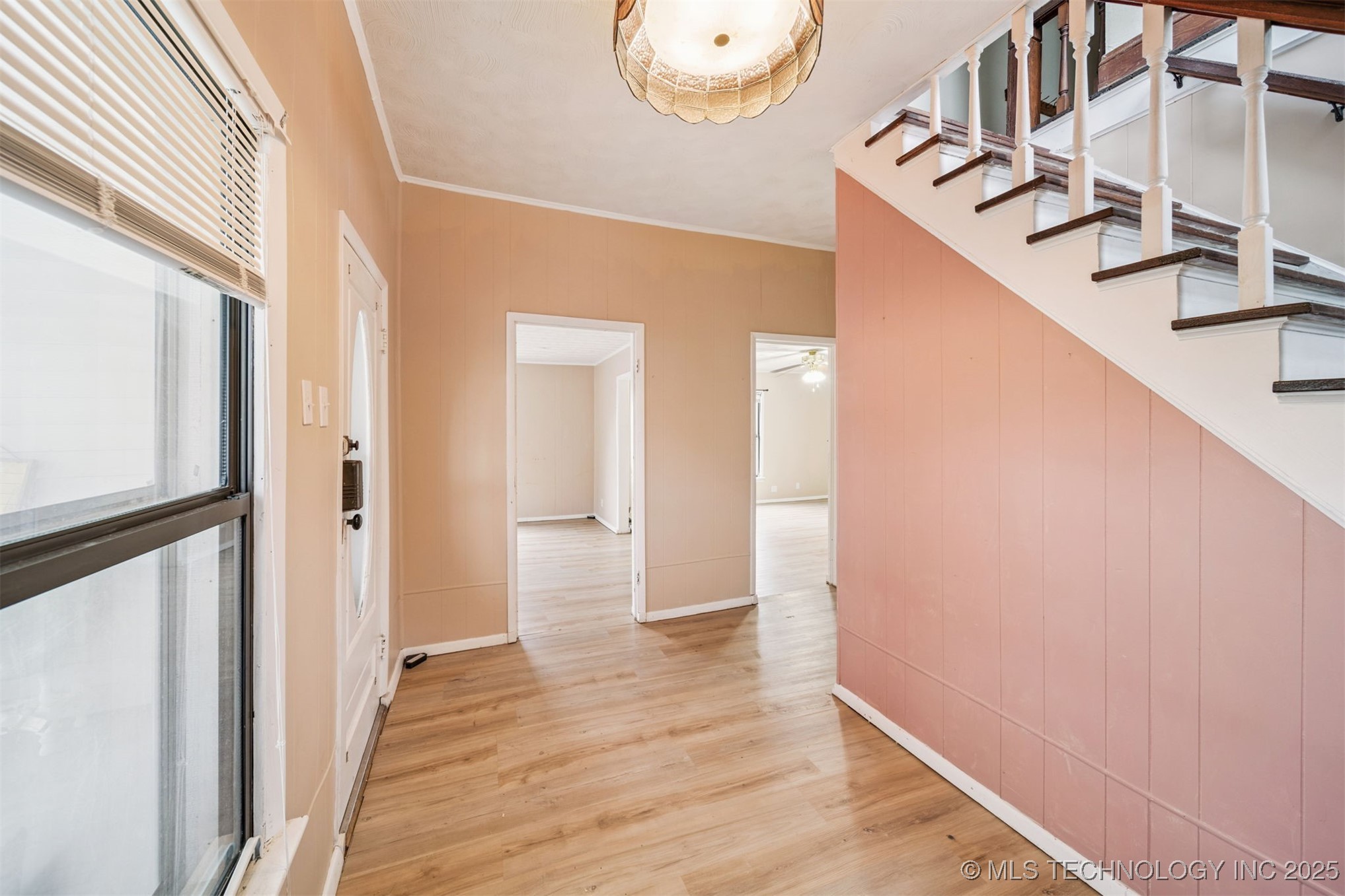 422 W Davis Drive Property Photo 4