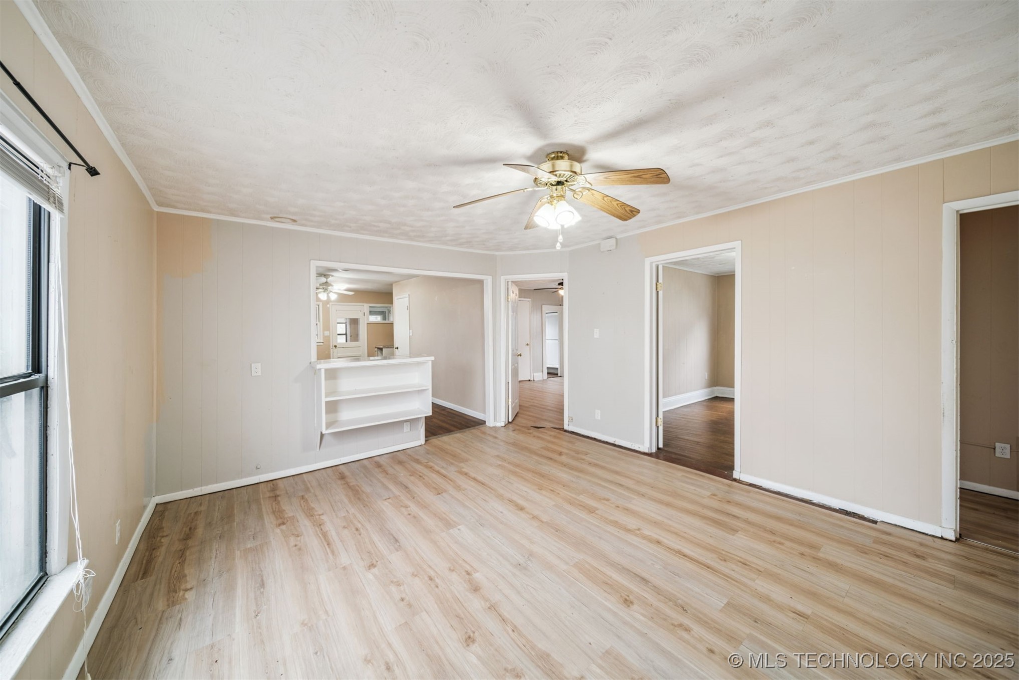 422 W Davis Drive Property Photo 7