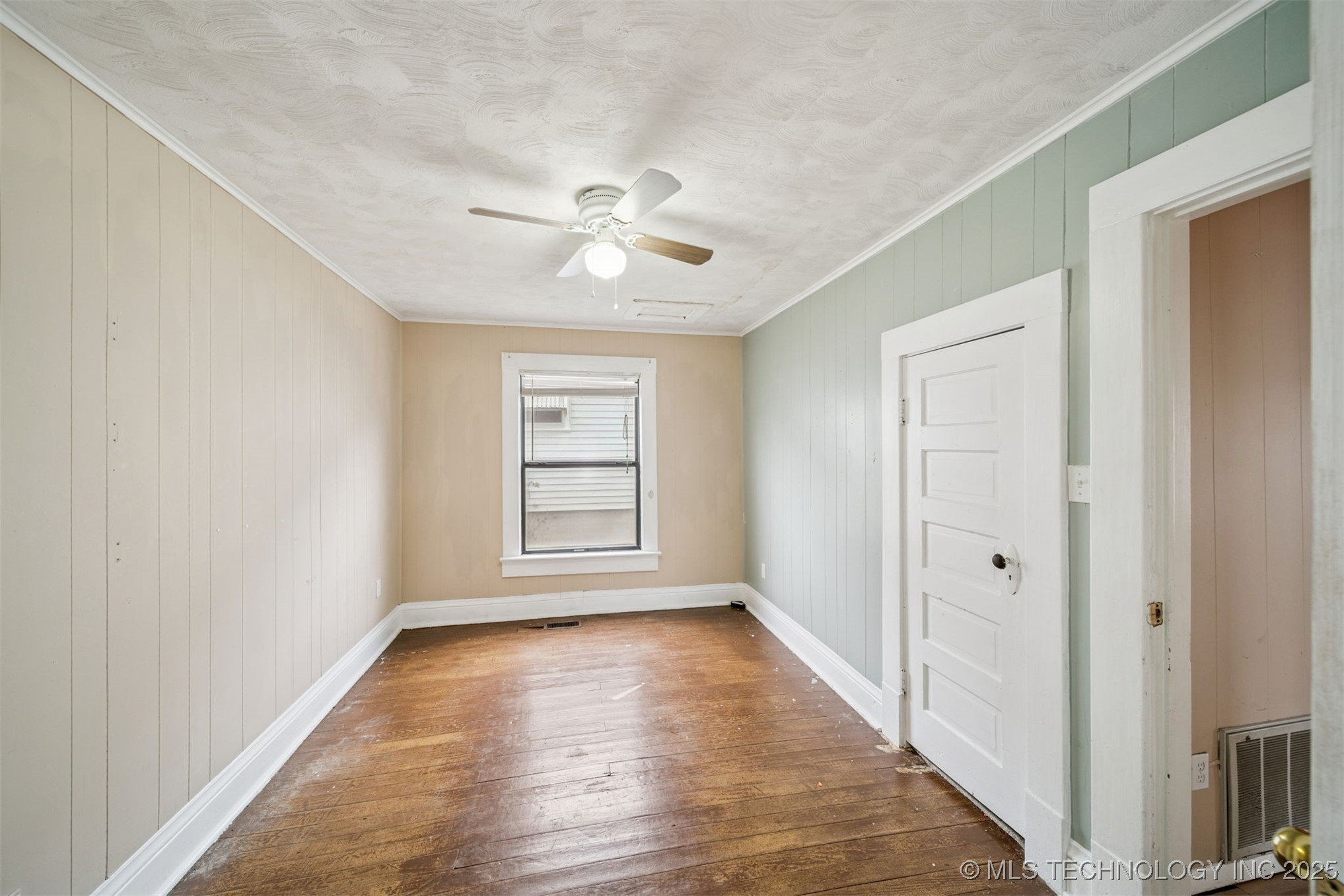 422 W Davis Drive Property Photo 8