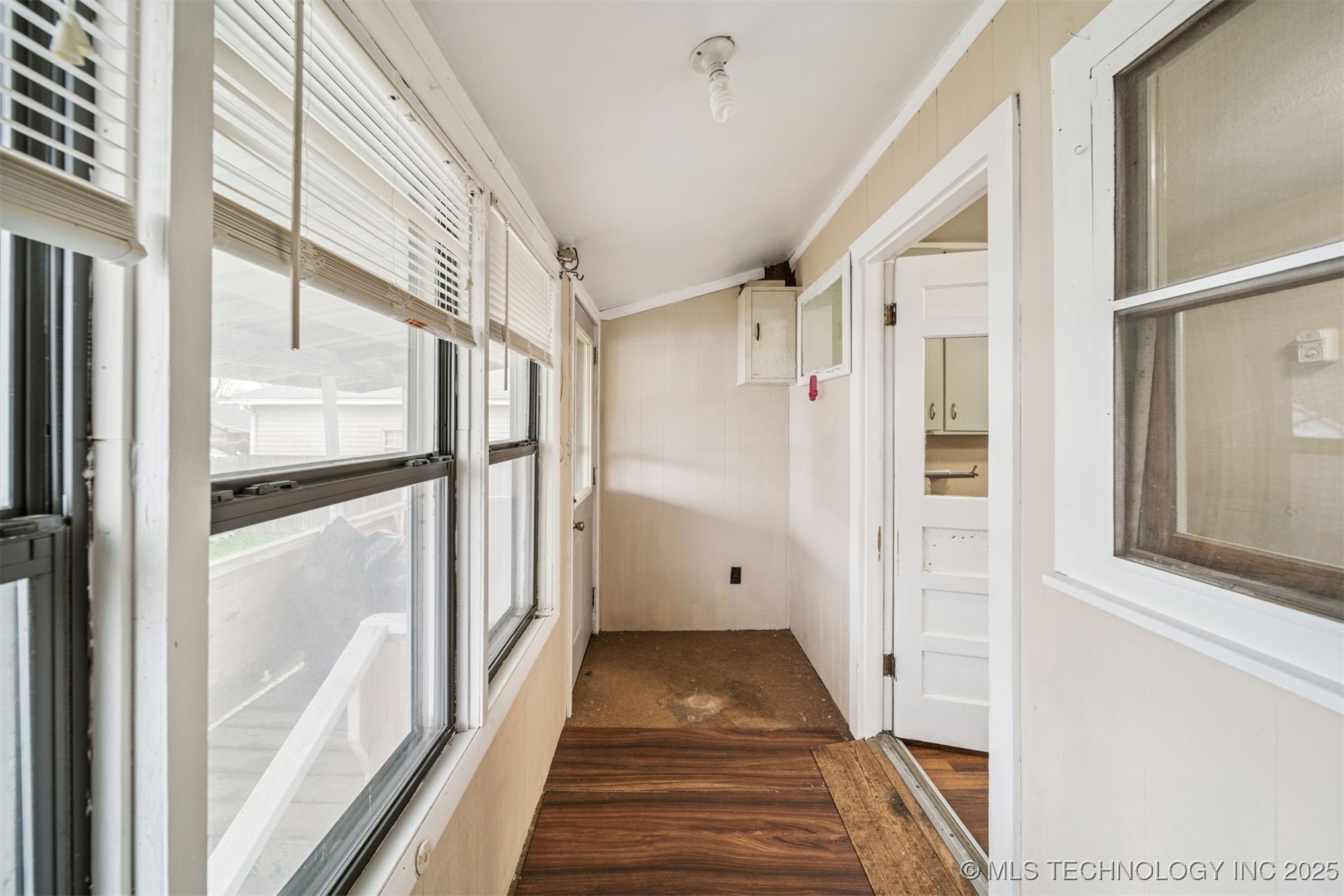 422 W Davis Drive Property Photo 15