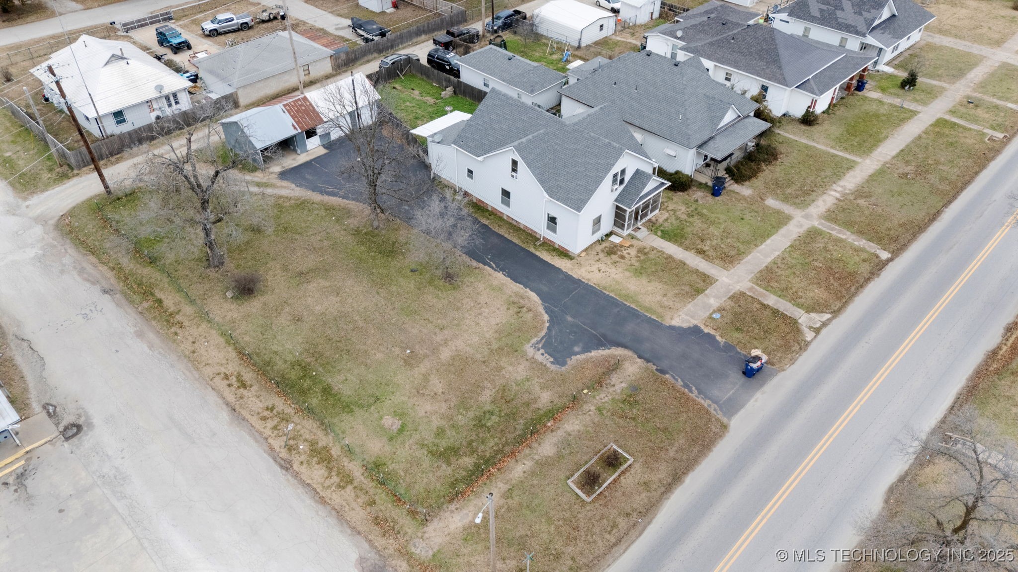 422 W Davis Drive Property Photo 28