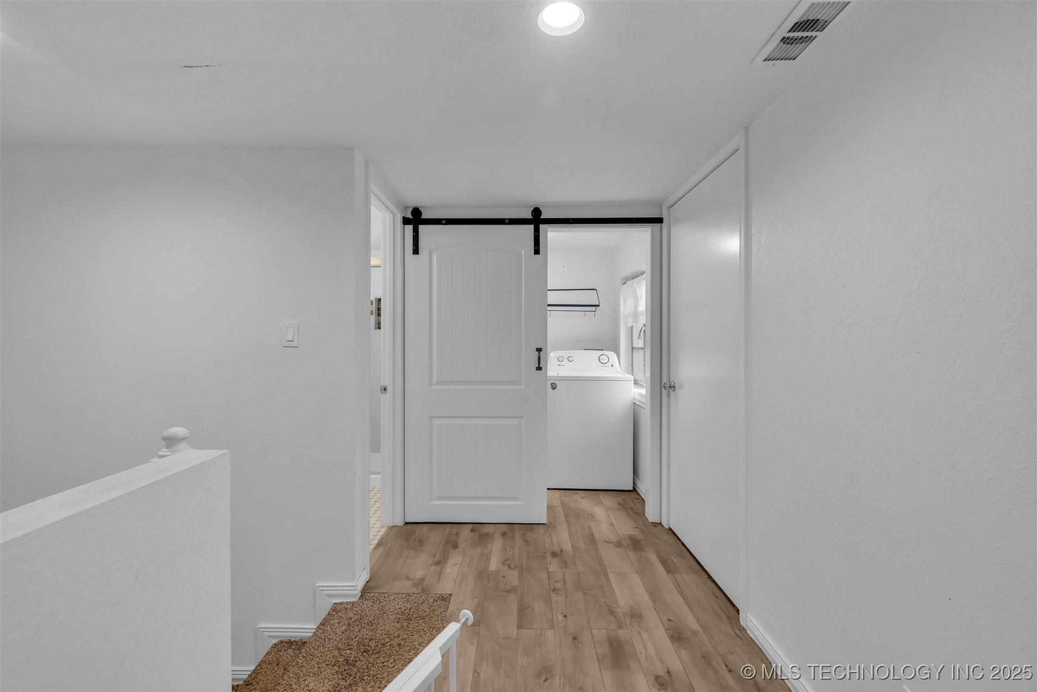 2223 S Oswego Avenue Property Photo 25