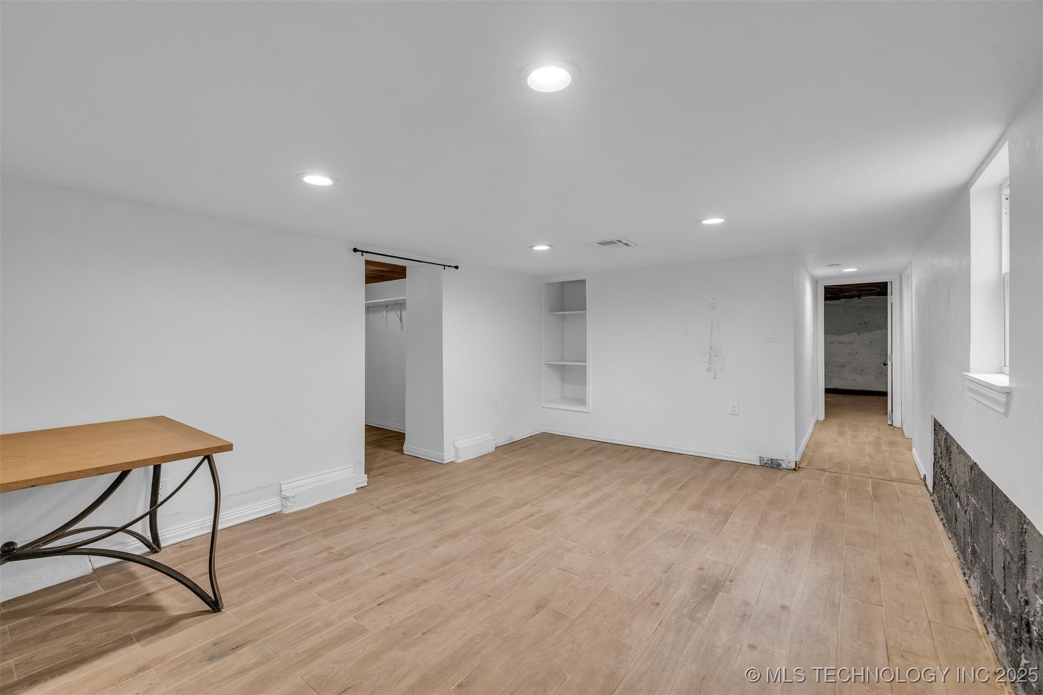 2223 S Oswego Avenue Property Photo 32