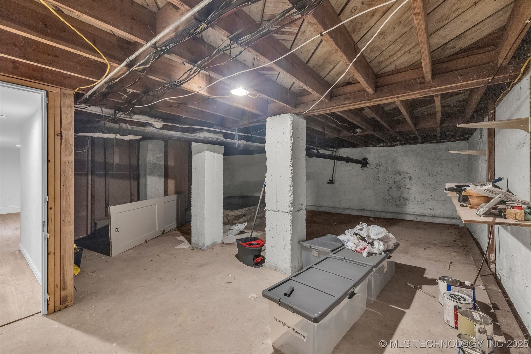 2223 S Oswego Avenue Property Photo 35