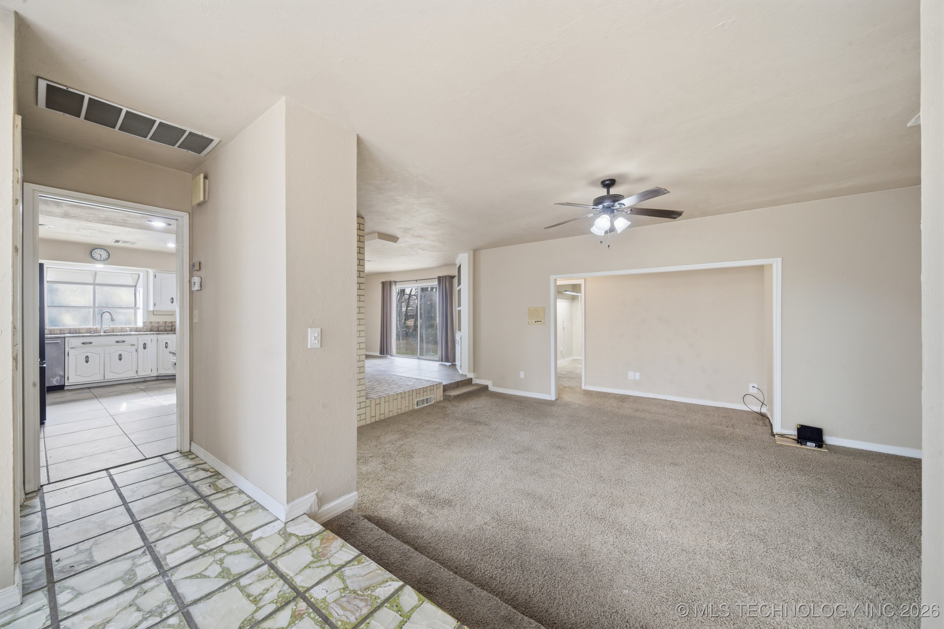 520 Ridgewood Property Photo 6