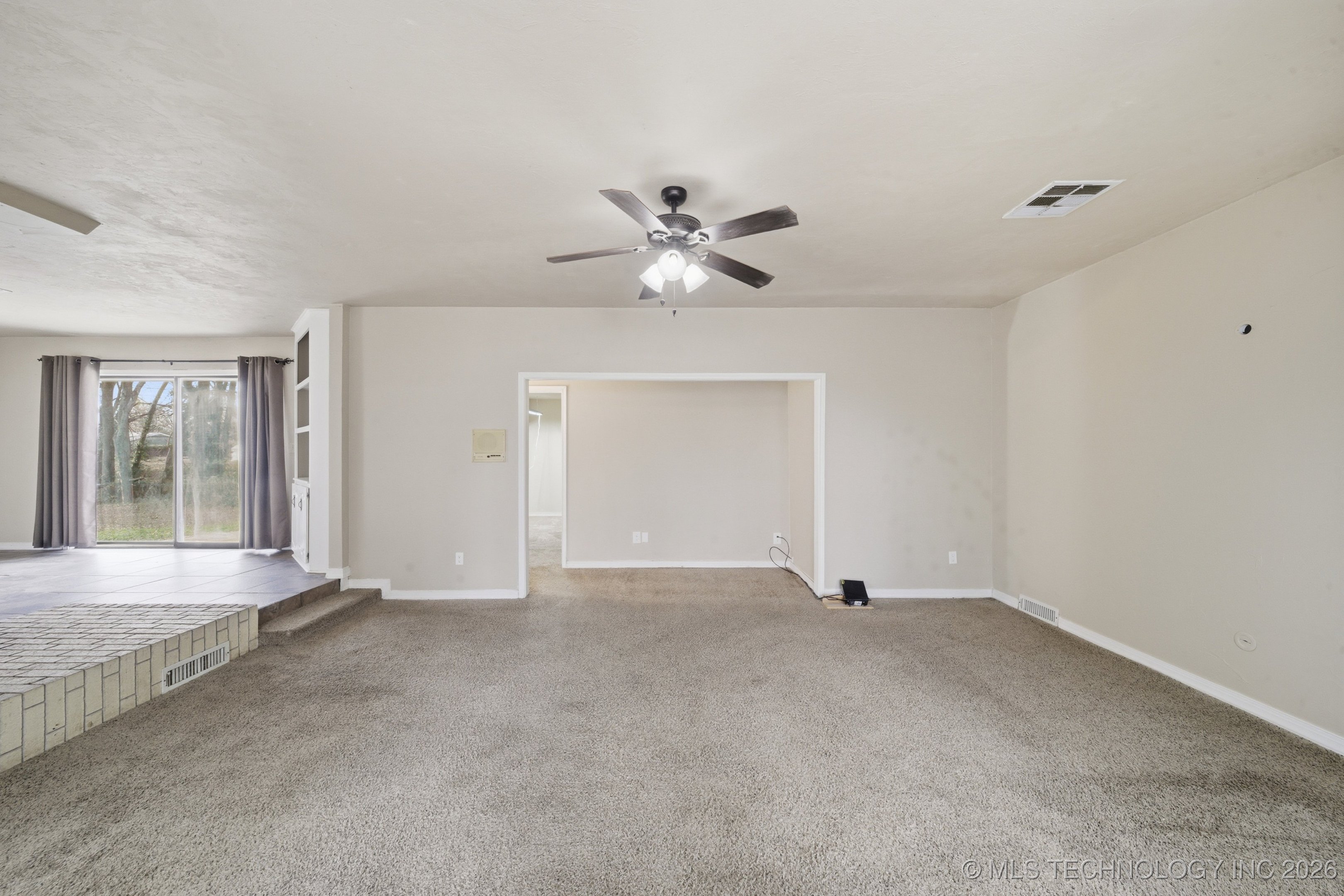 520 Ridgewood Property Photo 7