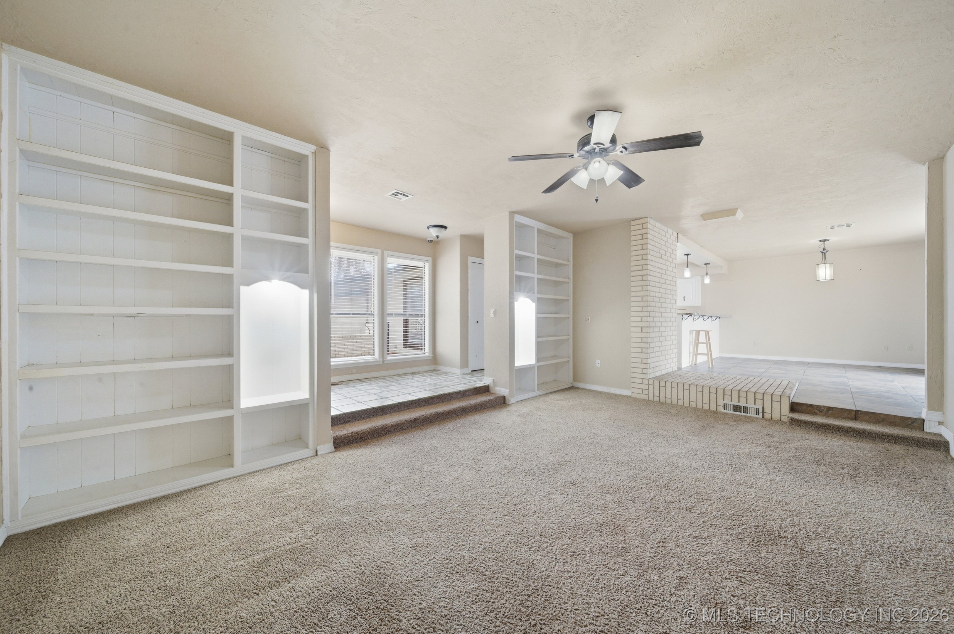 520 Ridgewood Property Photo 9