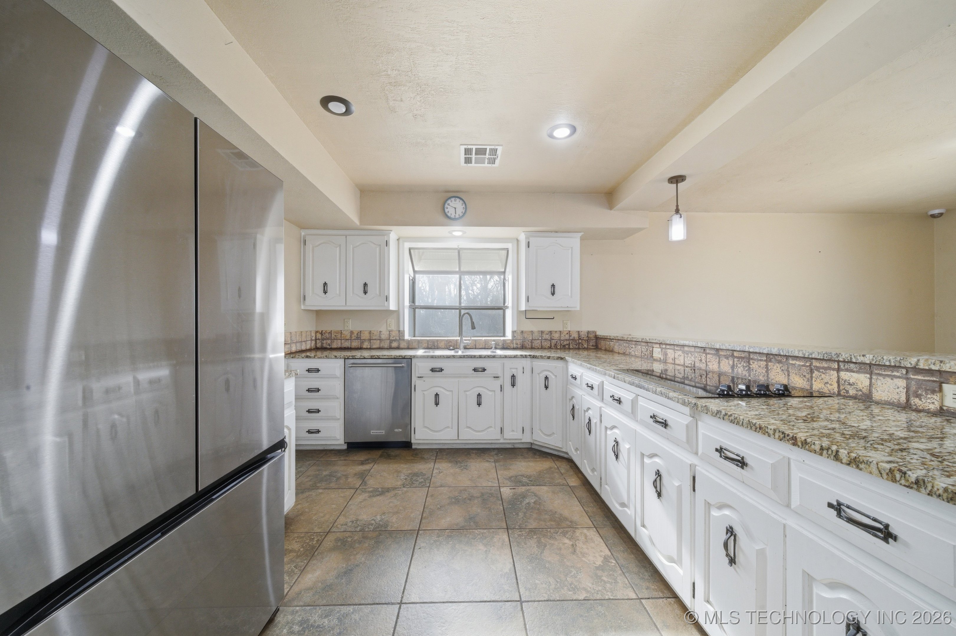 520 Ridgewood Property Photo 15