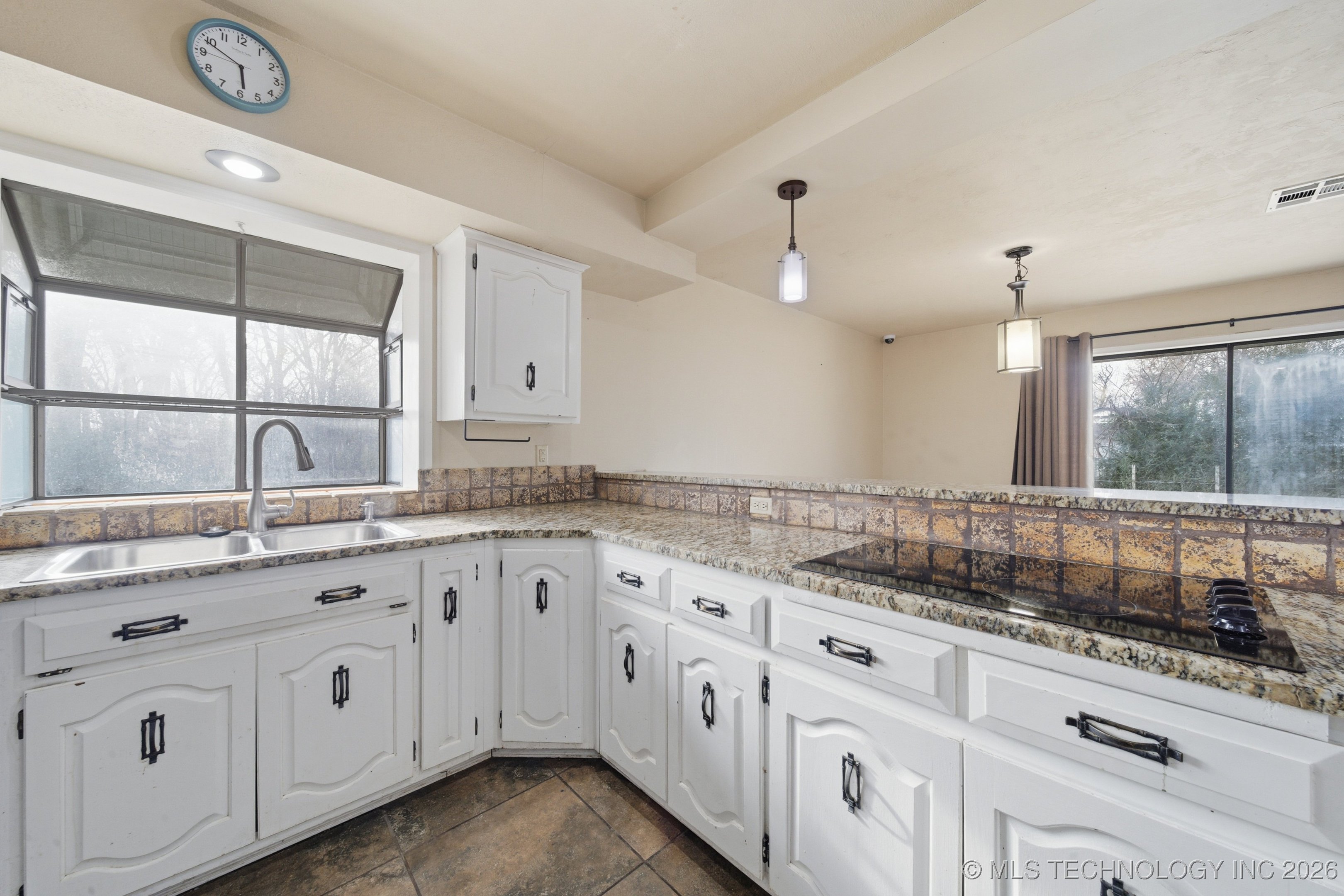 520 Ridgewood Property Photo 16