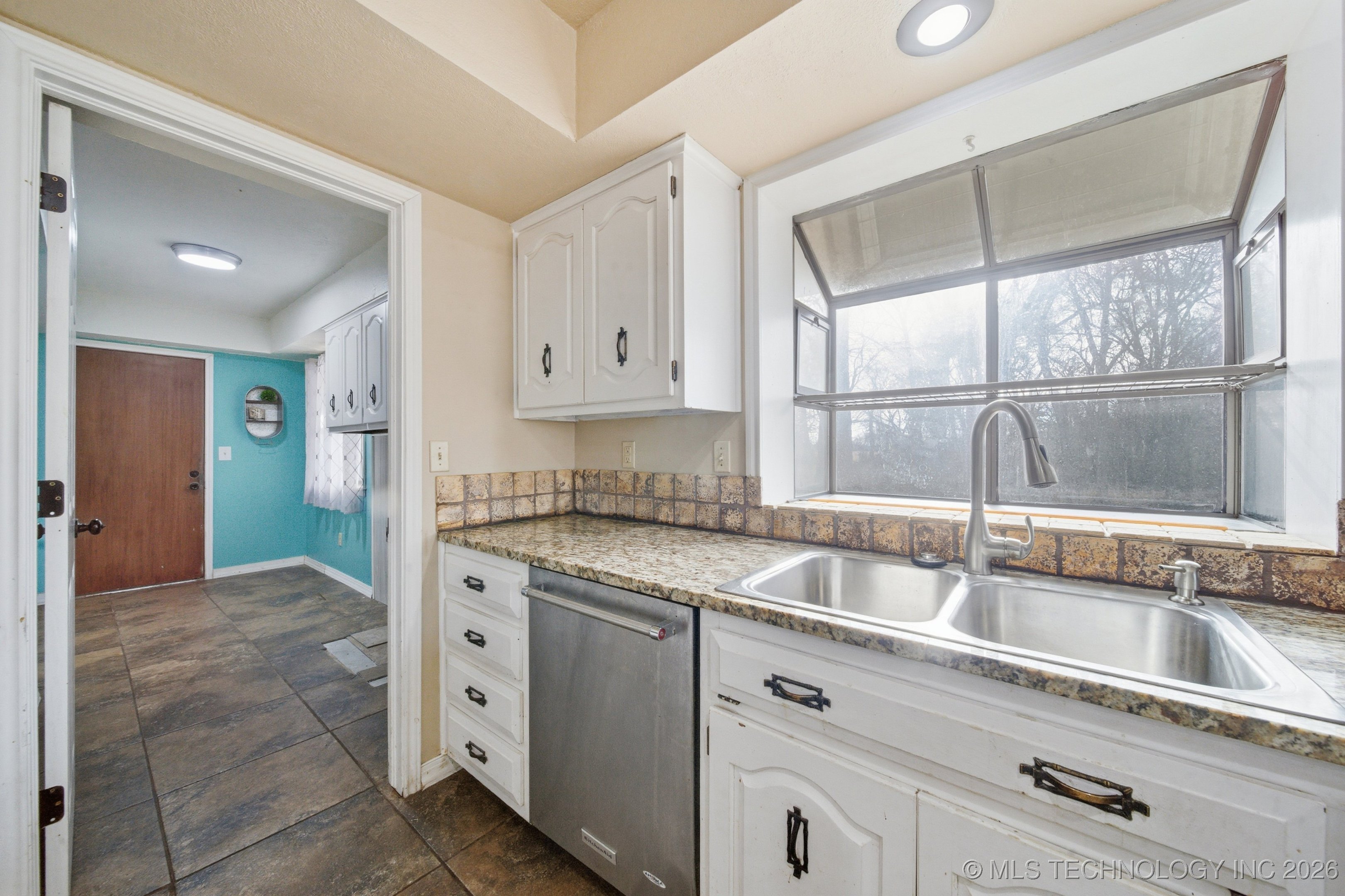 520 Ridgewood Property Photo 17