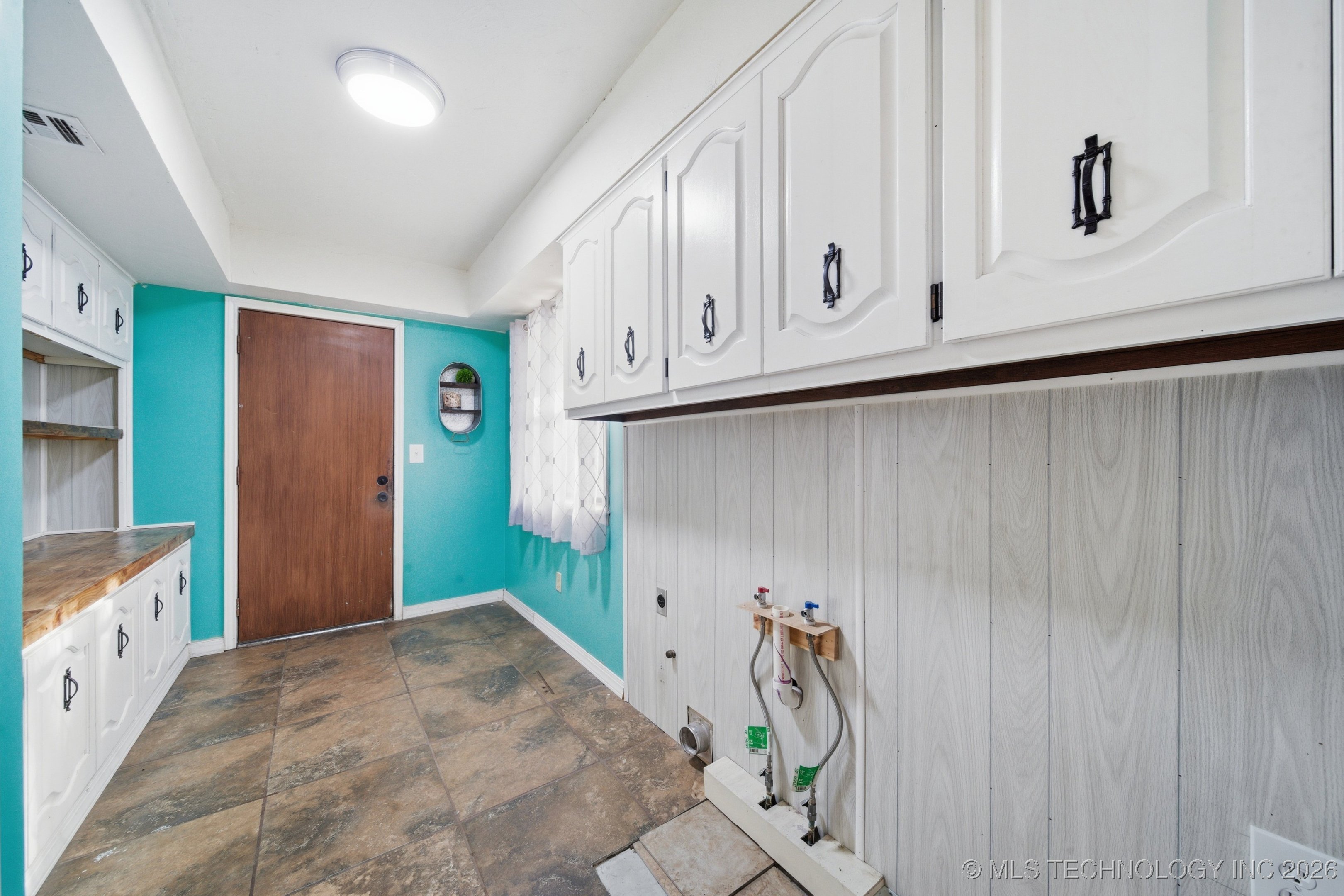 520 Ridgewood Property Photo 18