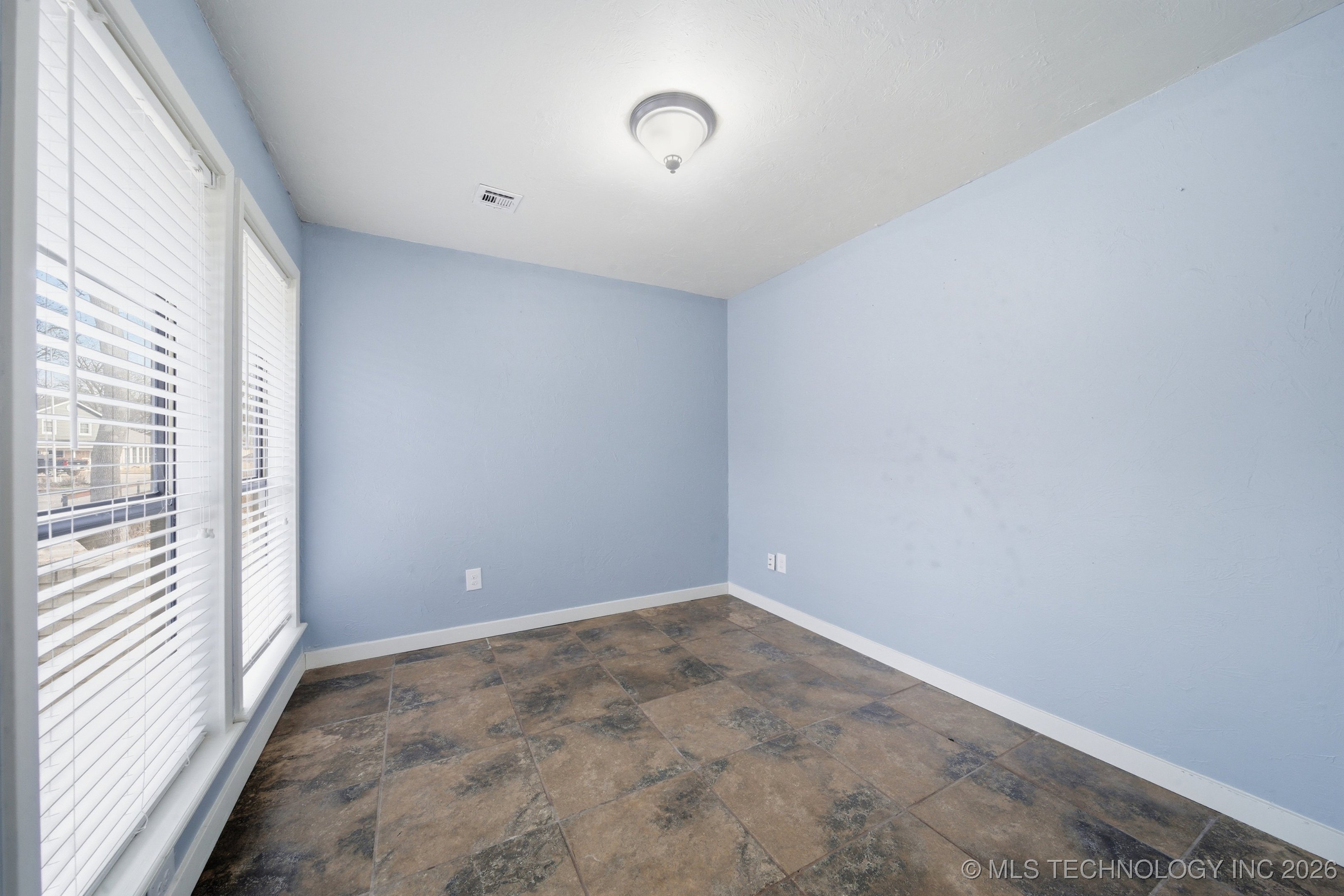 520 Ridgewood Property Photo 24