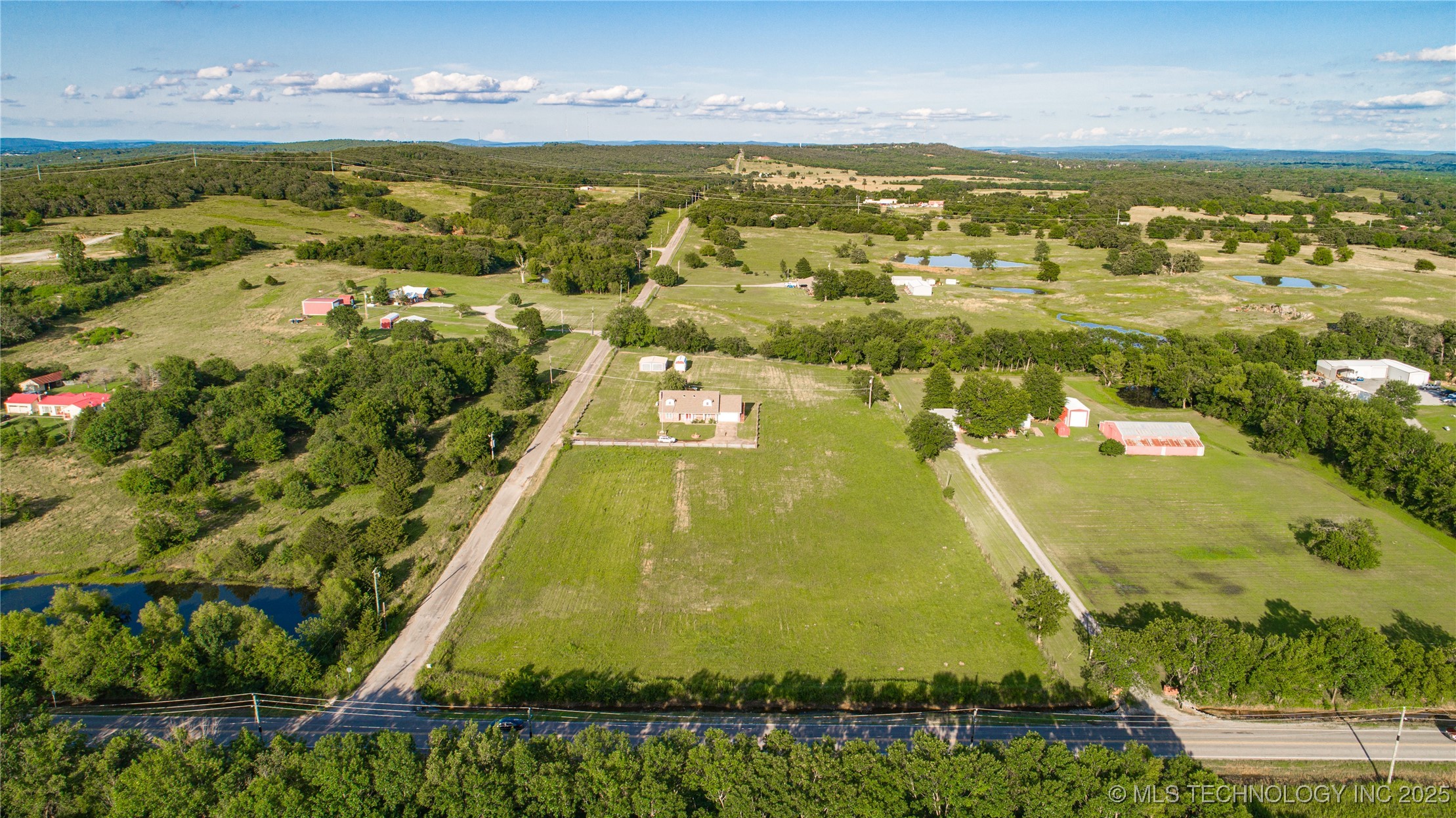 1895 Mount Moriah Property Photo 2