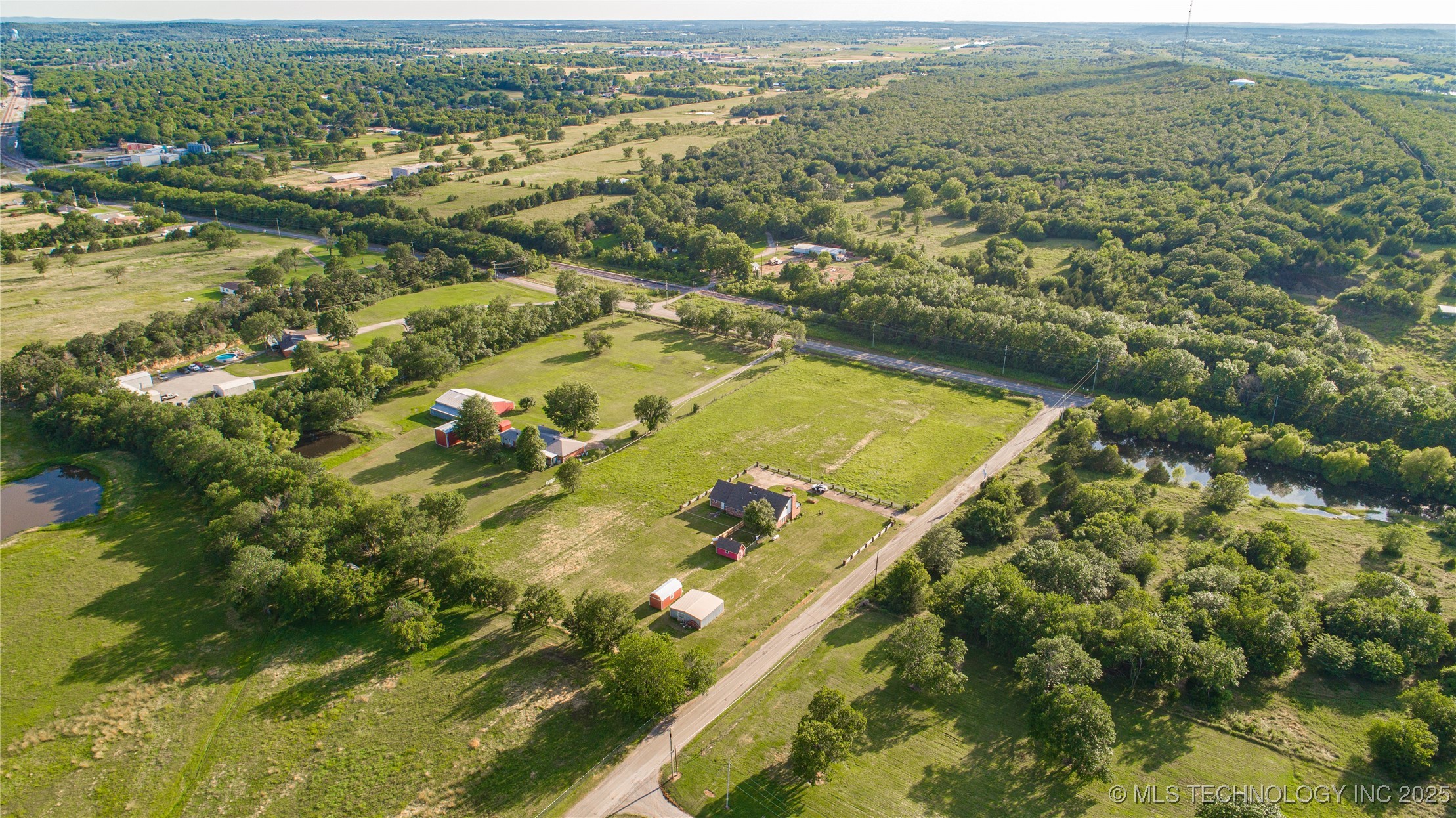 1895 Mount Moriah Property Photo 5
