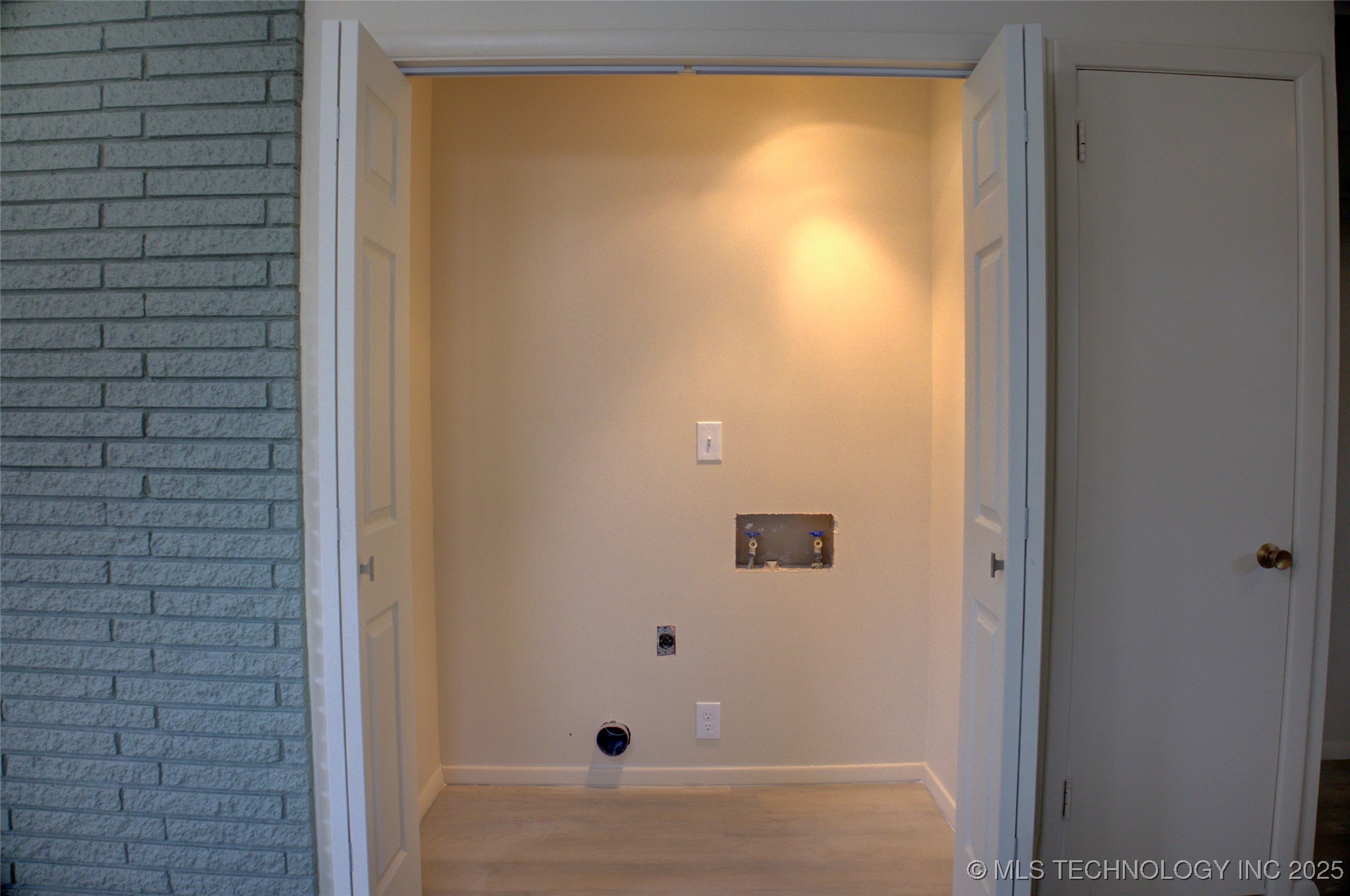 6946 E 20th Place Property Photo 18