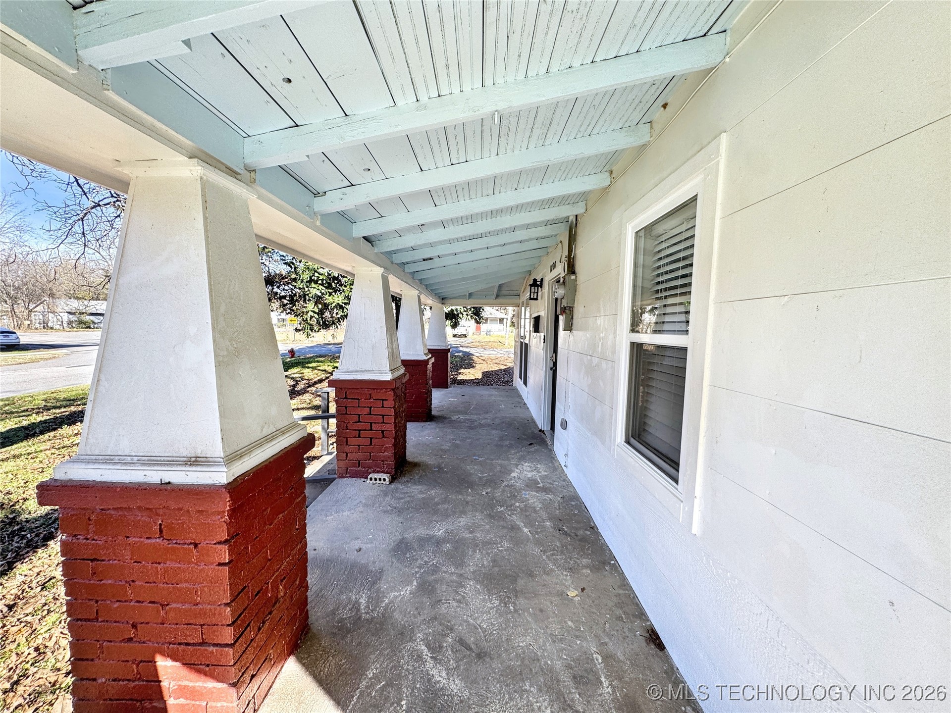 1020 N Vinita Avenue Property Photo 6