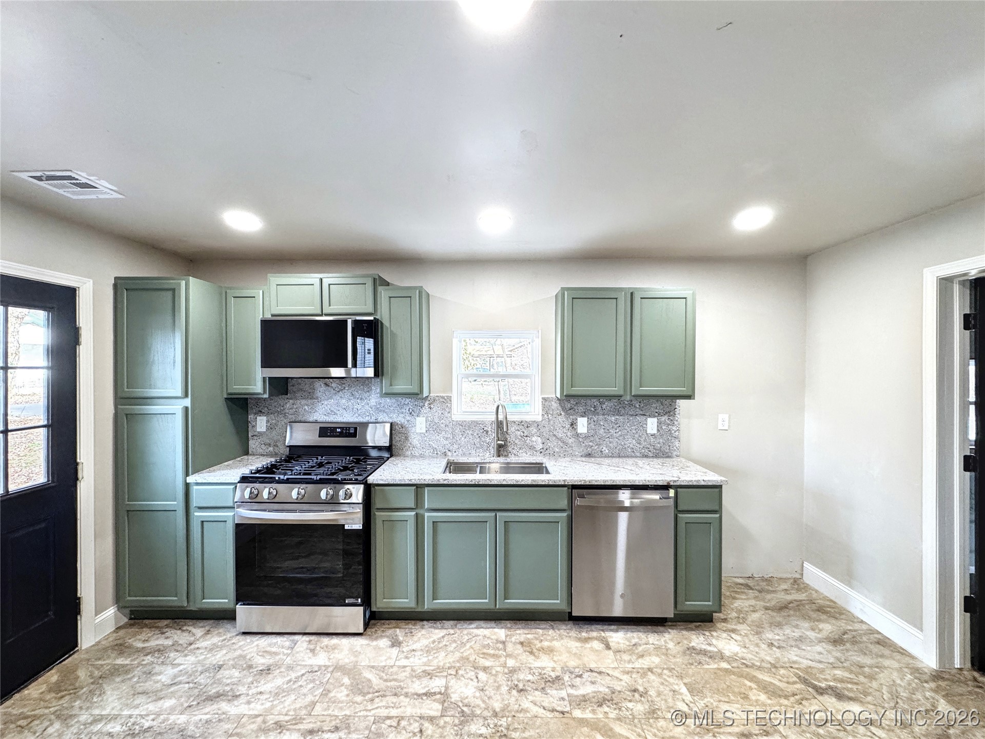 1020 N Vinita Avenue Property Photo 28