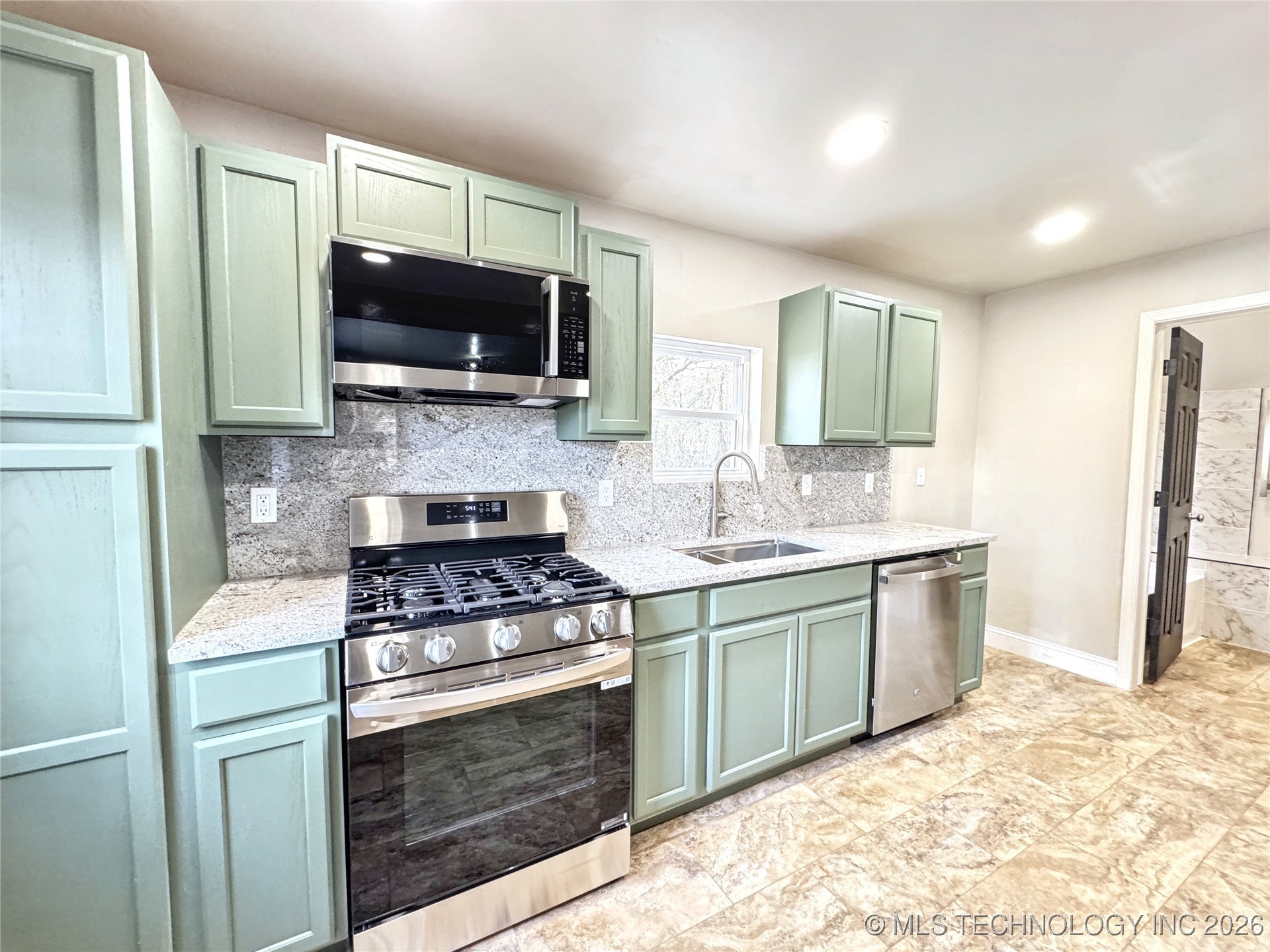 1020 N Vinita Avenue Property Photo 30