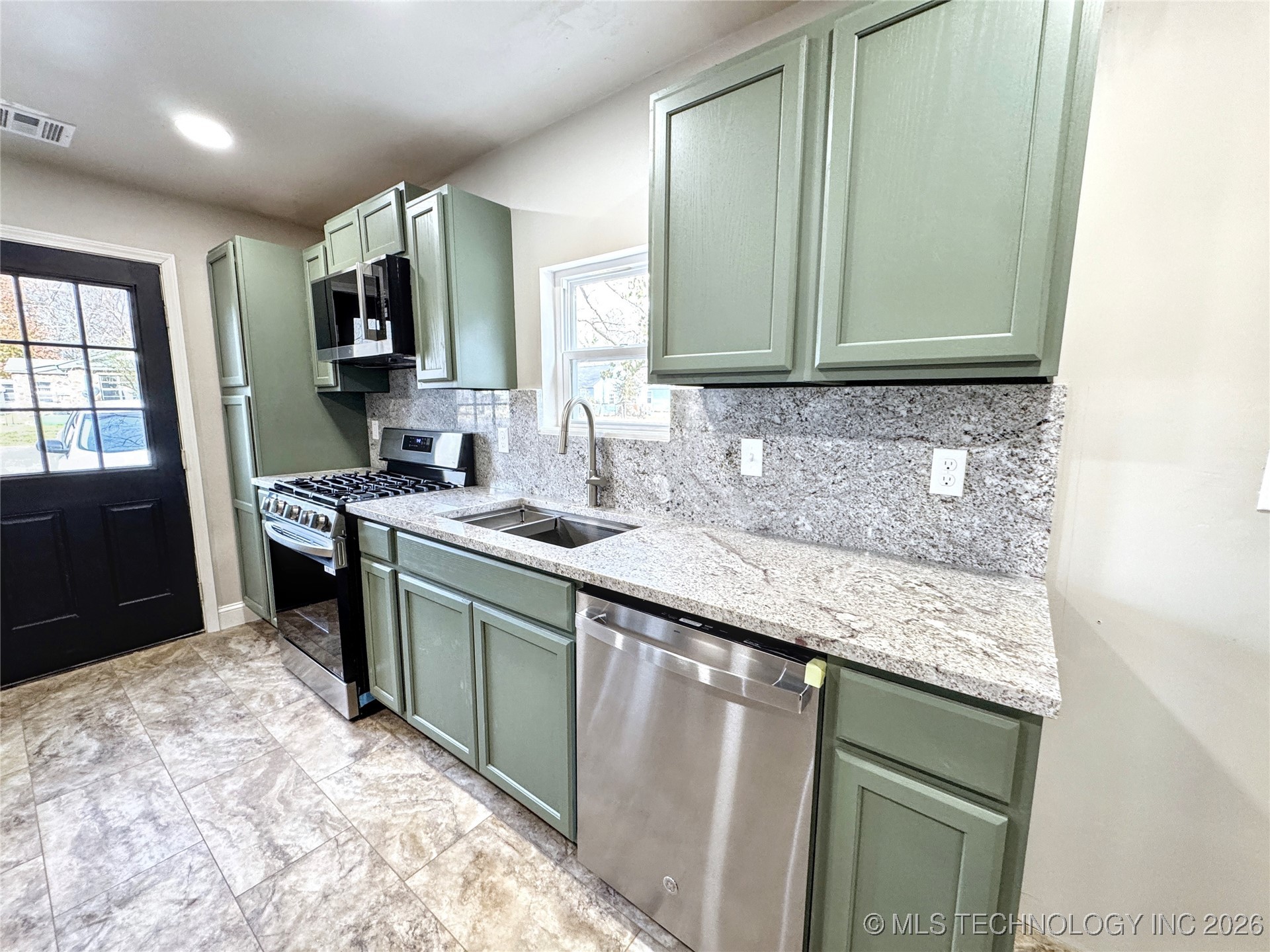 1020 N Vinita Avenue Property Photo 34