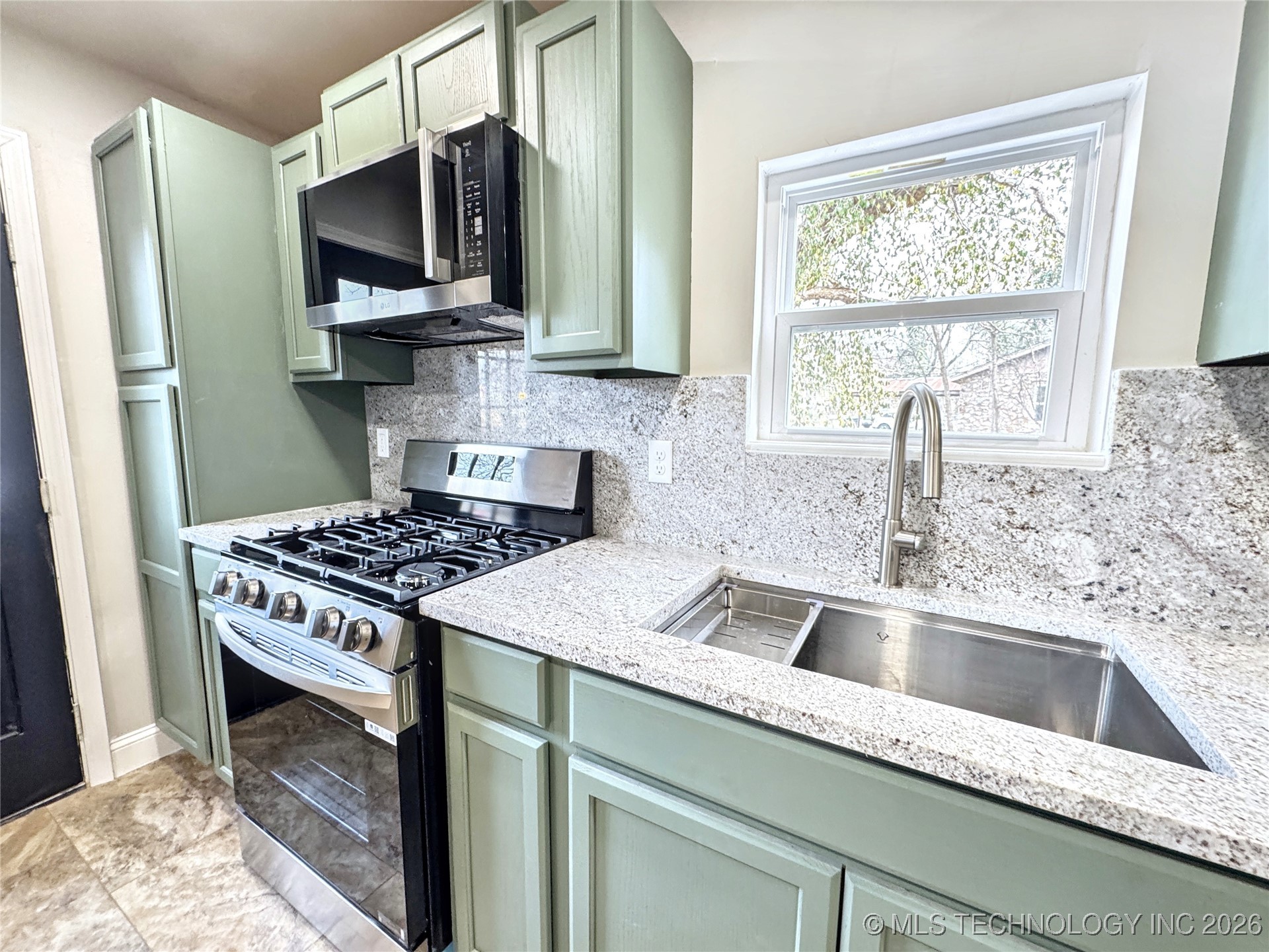 1020 N Vinita Avenue Property Photo 35