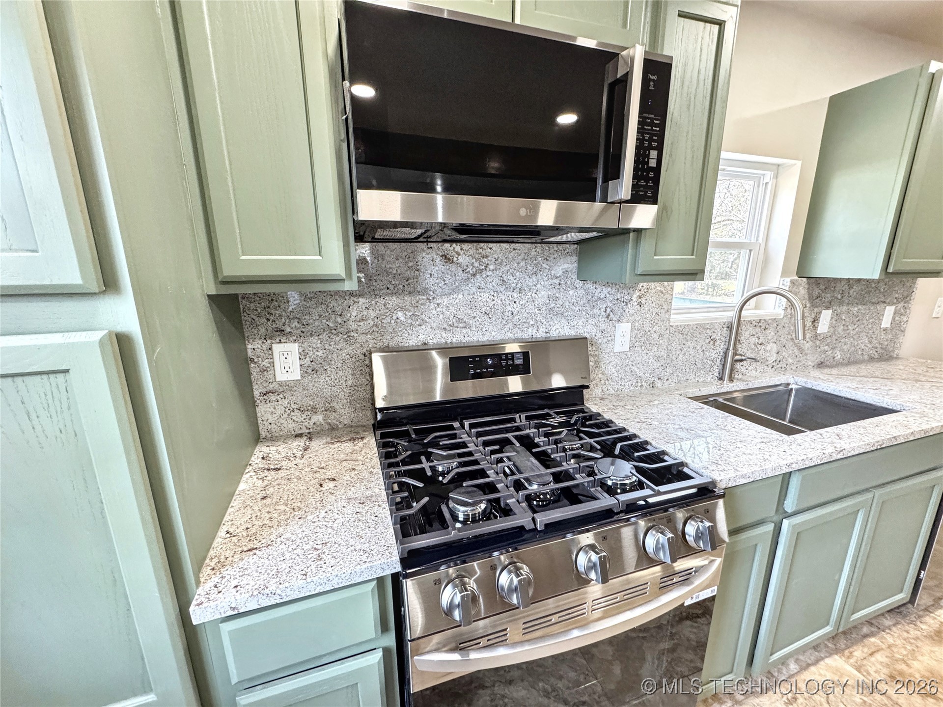 1020 N Vinita Avenue Property Photo 36