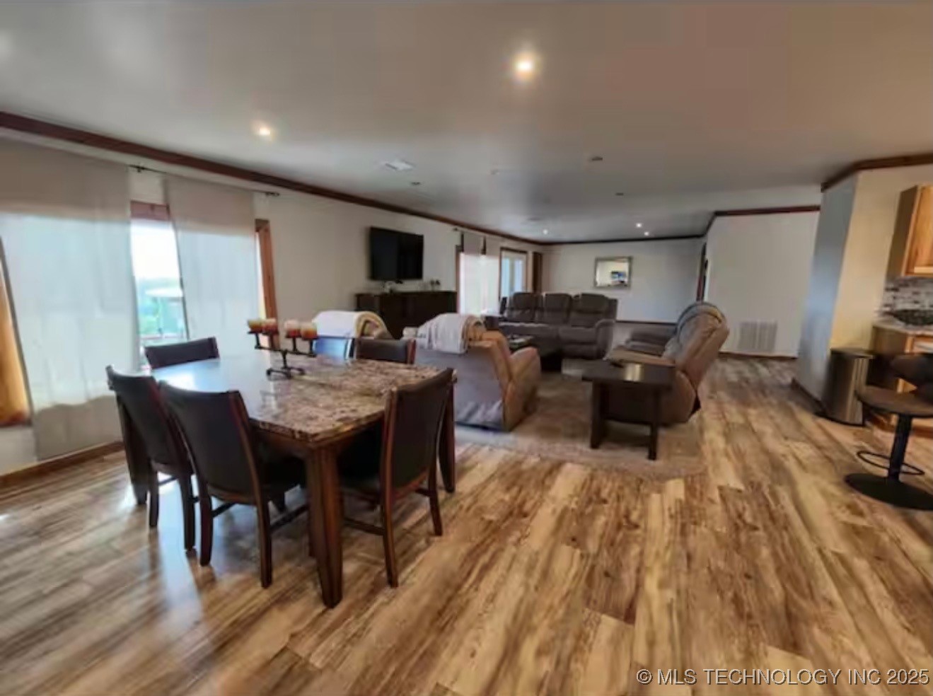 1211 Murphy Drive Property Photo 4