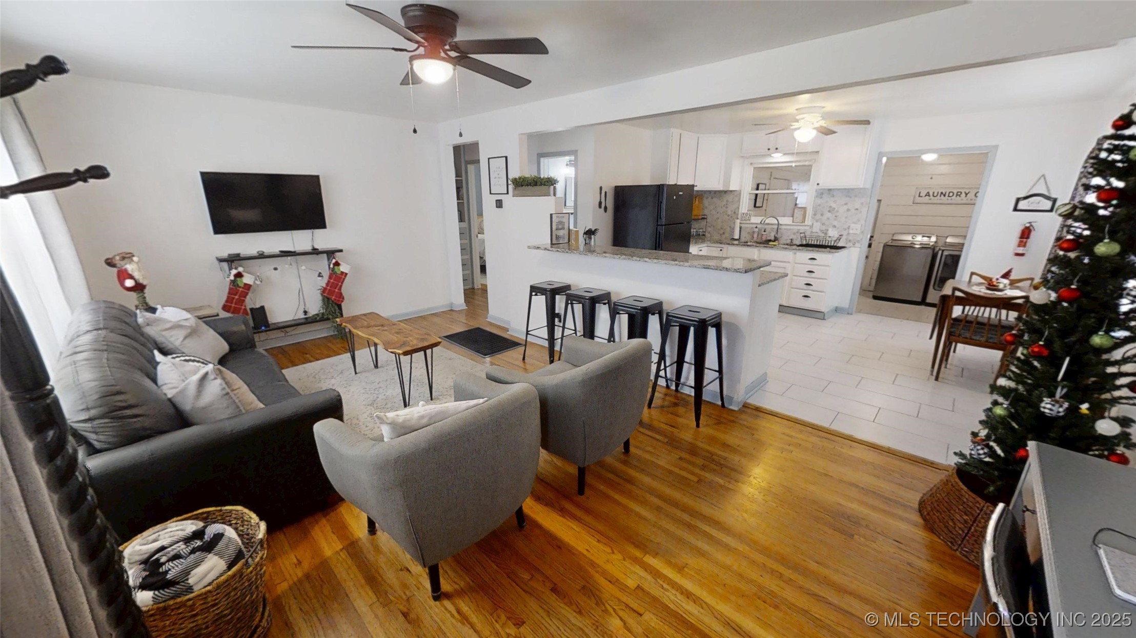 7148 E Marshall Street Property Photo 3