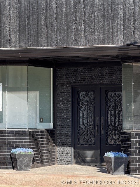 9 W Main Street Property Photo 2