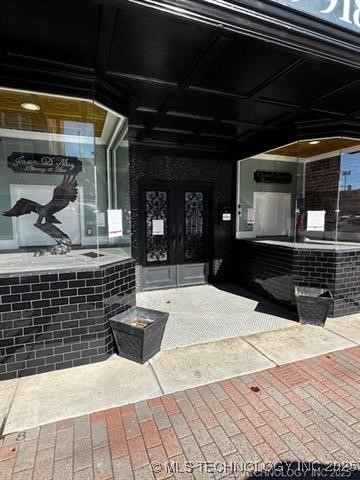 9 W Main Street Property Photo 3