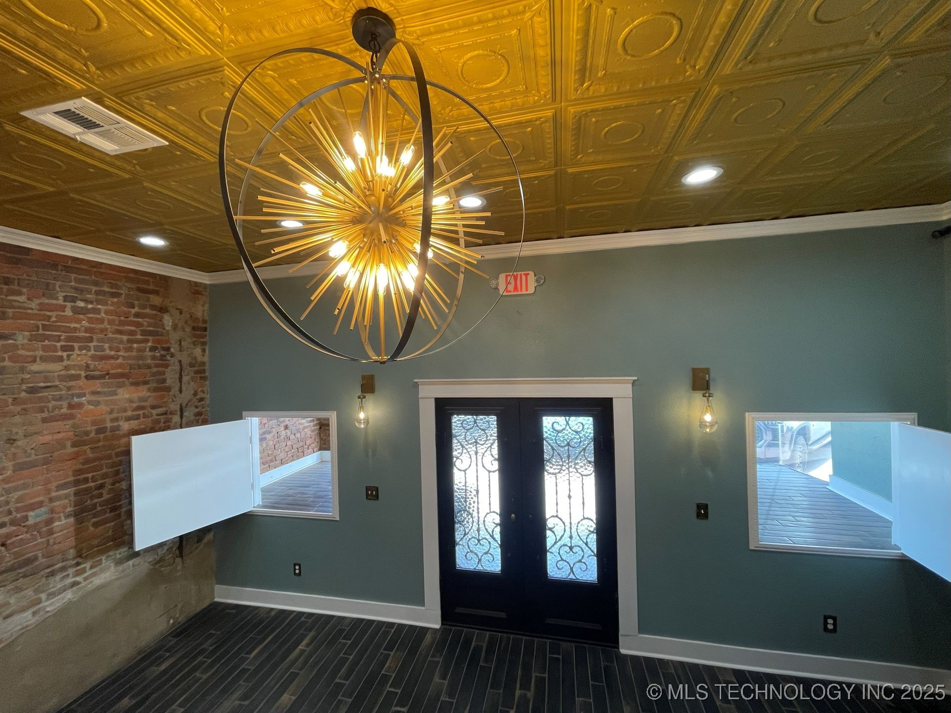 9 W Main Street Property Photo 6