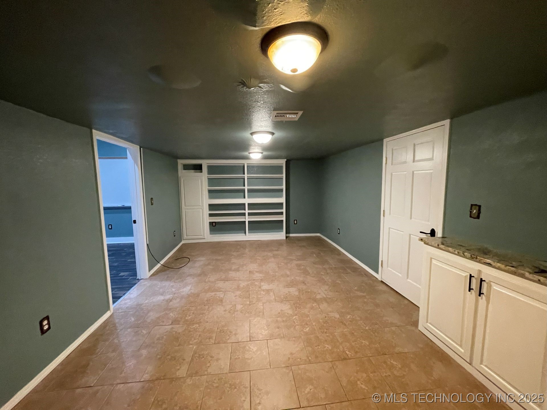 9 W Main Street Property Photo 14