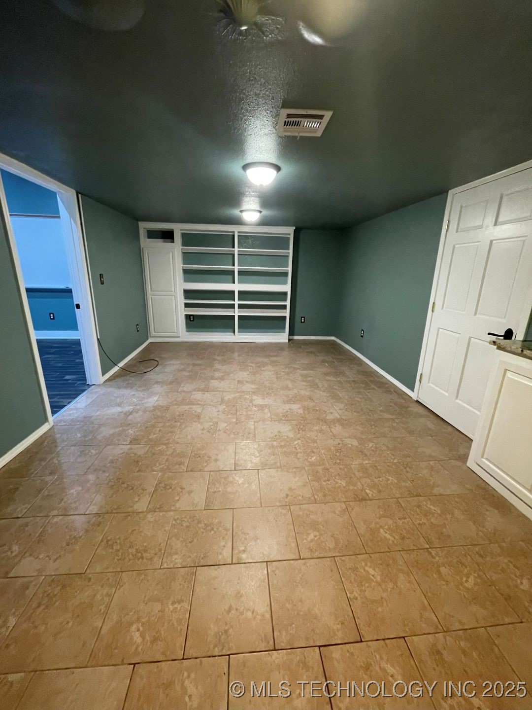 9 W Main Street Property Photo 15