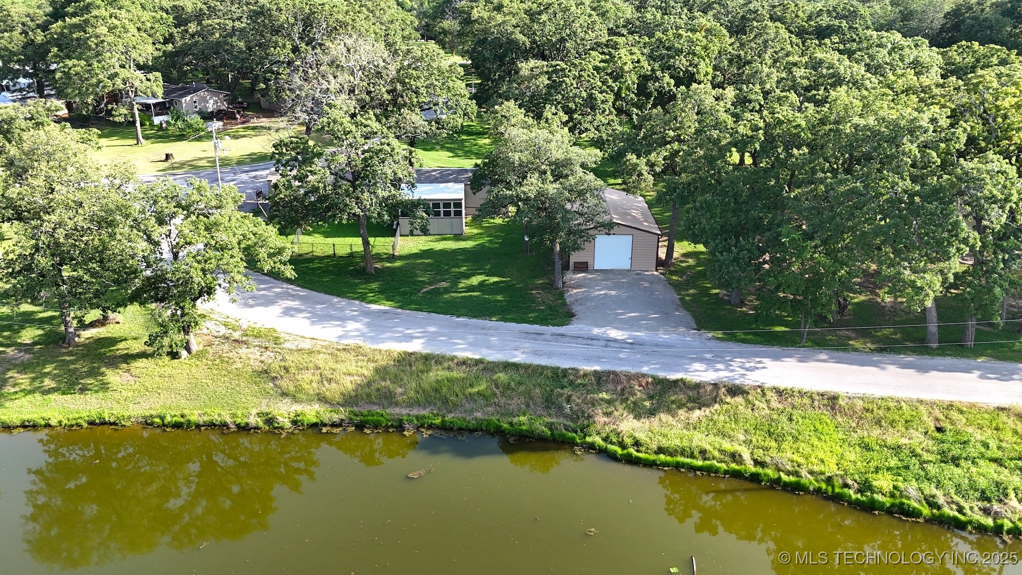 4718 Golden Way Property Photo 4