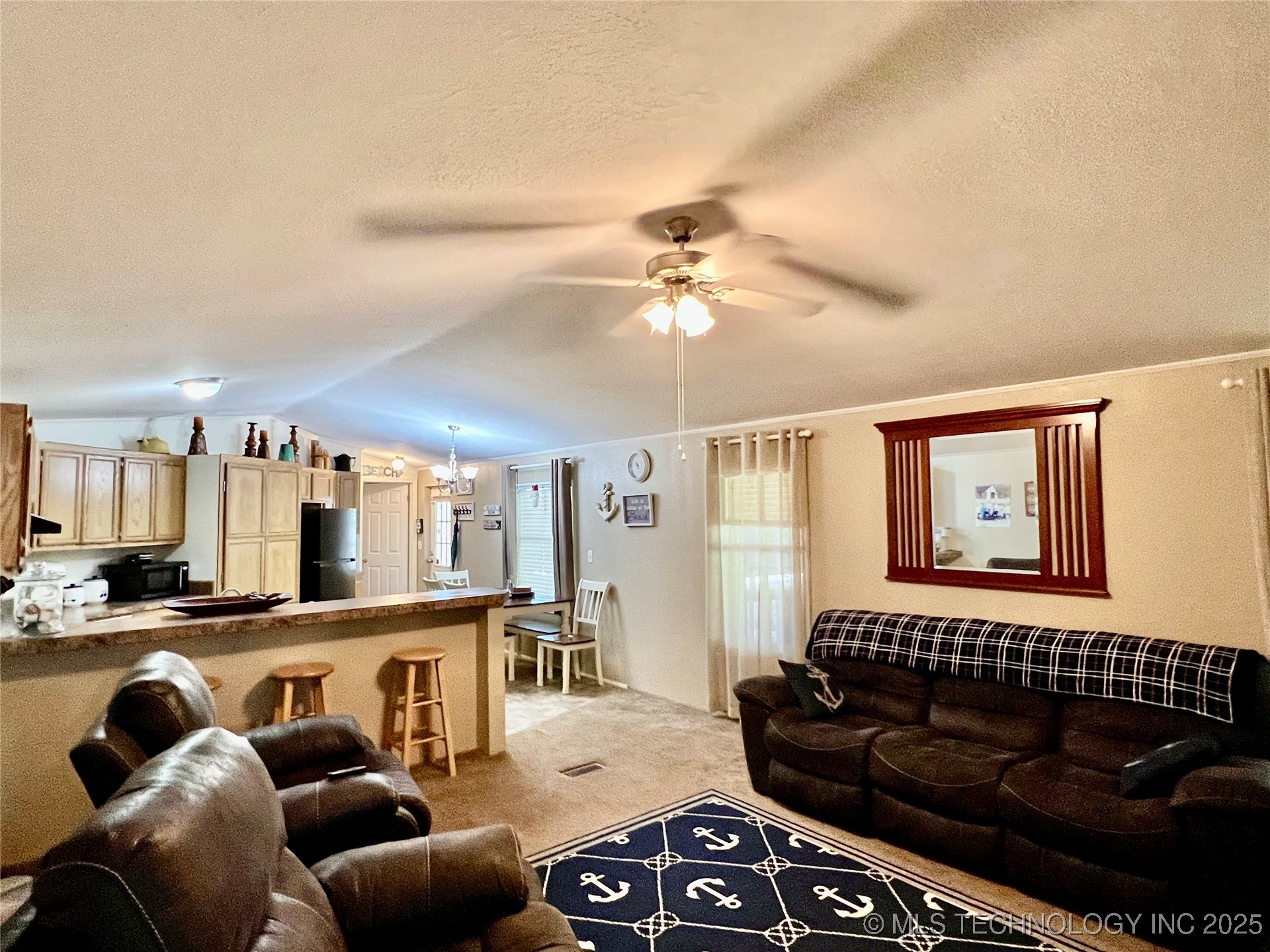 4718 Golden Way Property Photo 9