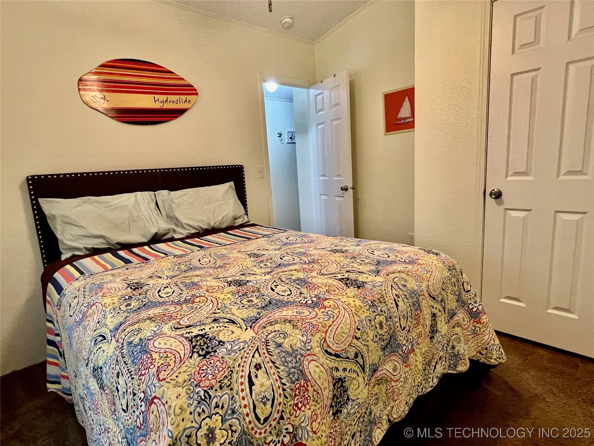 4718 Golden Way Property Photo 18