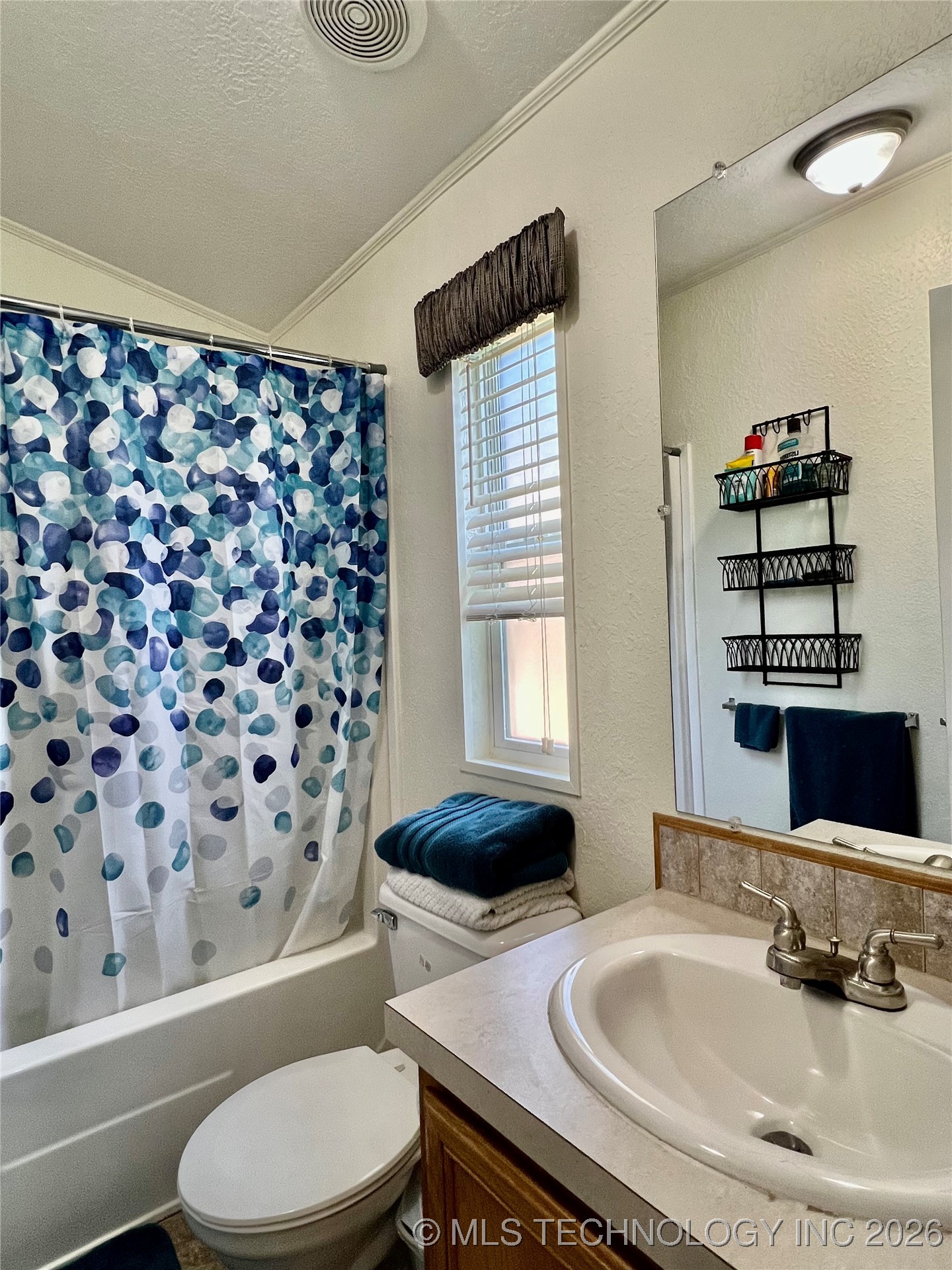 4718 Golden Way Property Photo 19